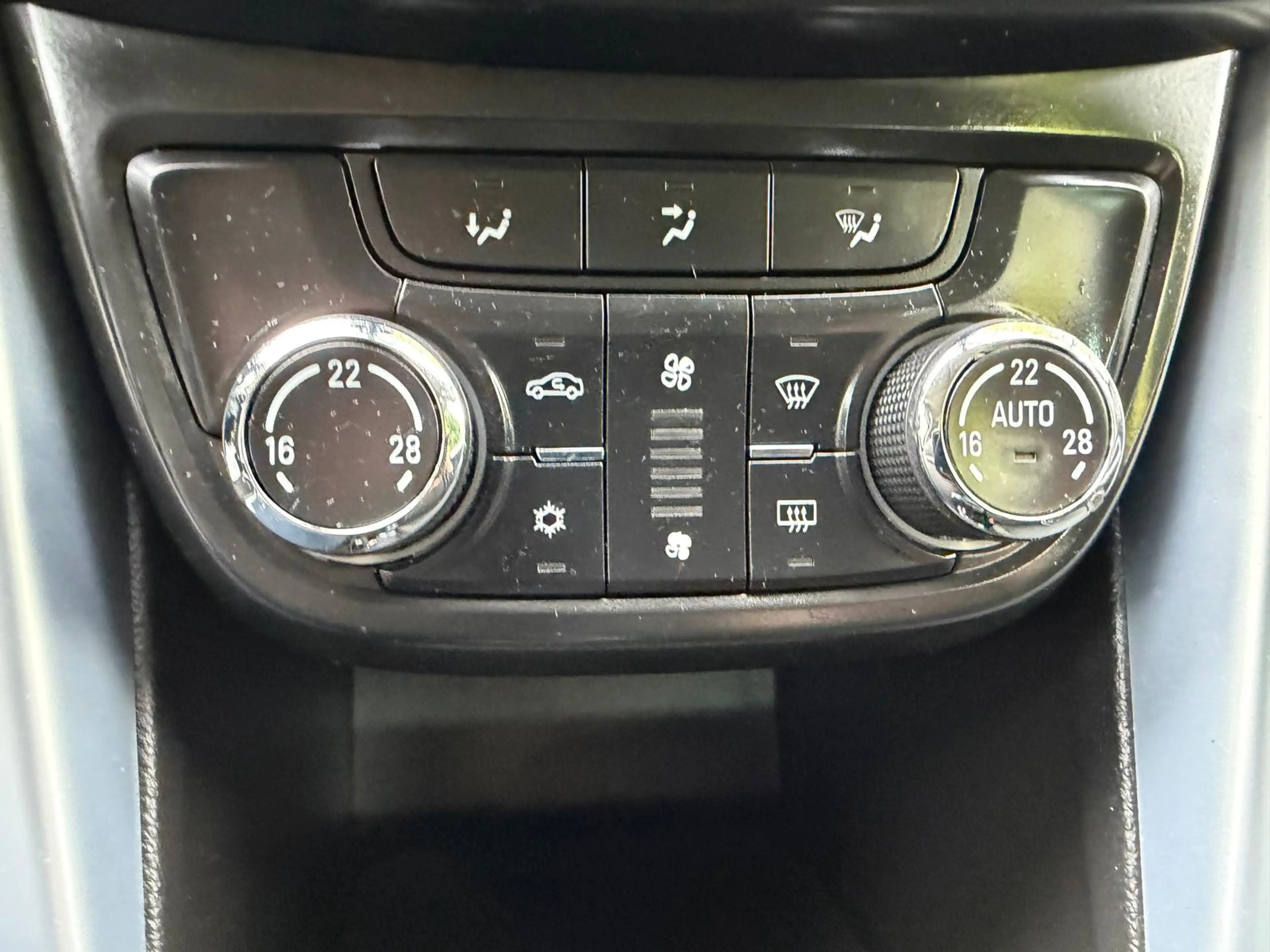 Opel Zafira Tourer 1.4 Edition 7p. — photo 32