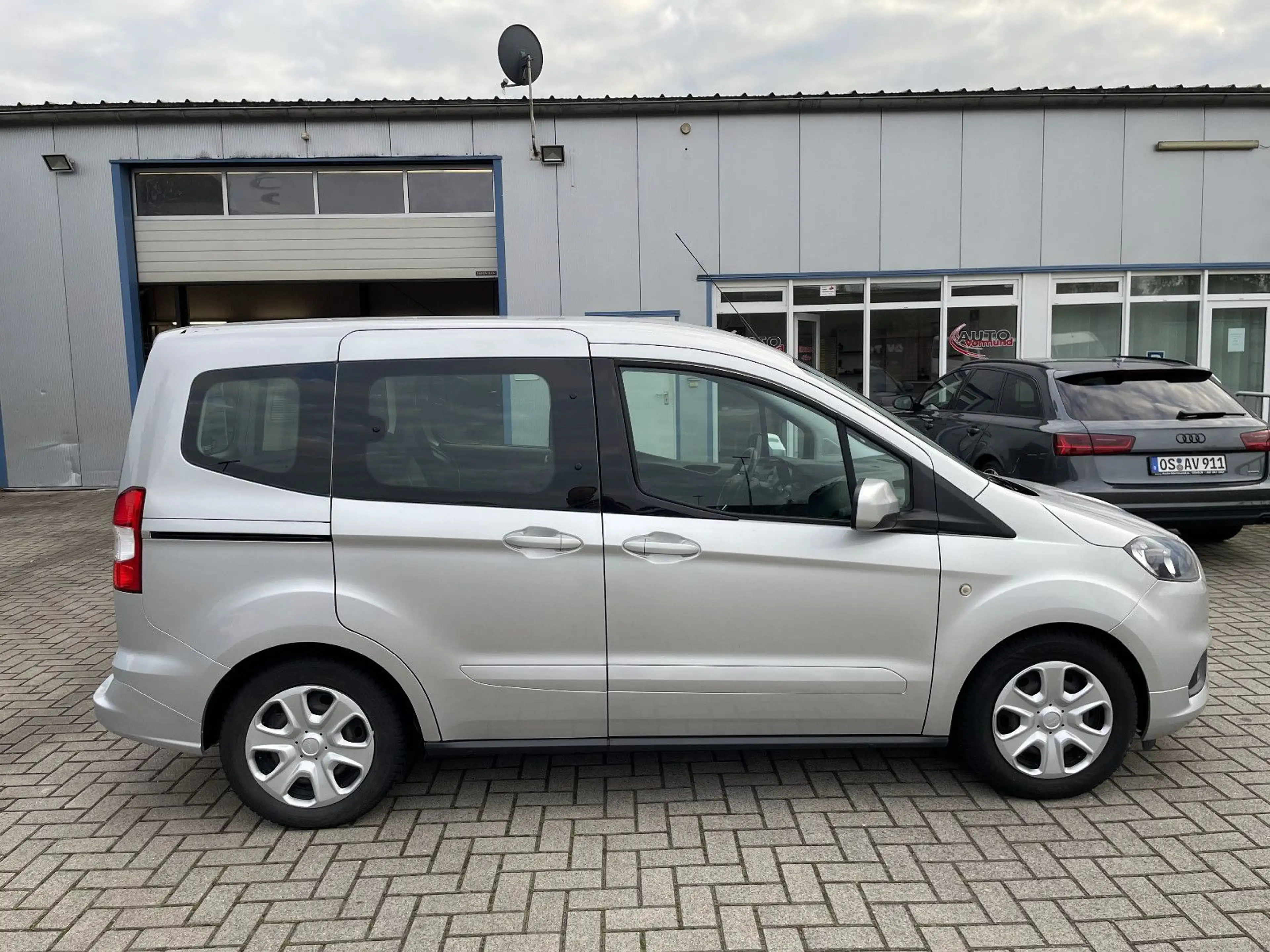 Ford Tourneo Courier Trend — photo 4