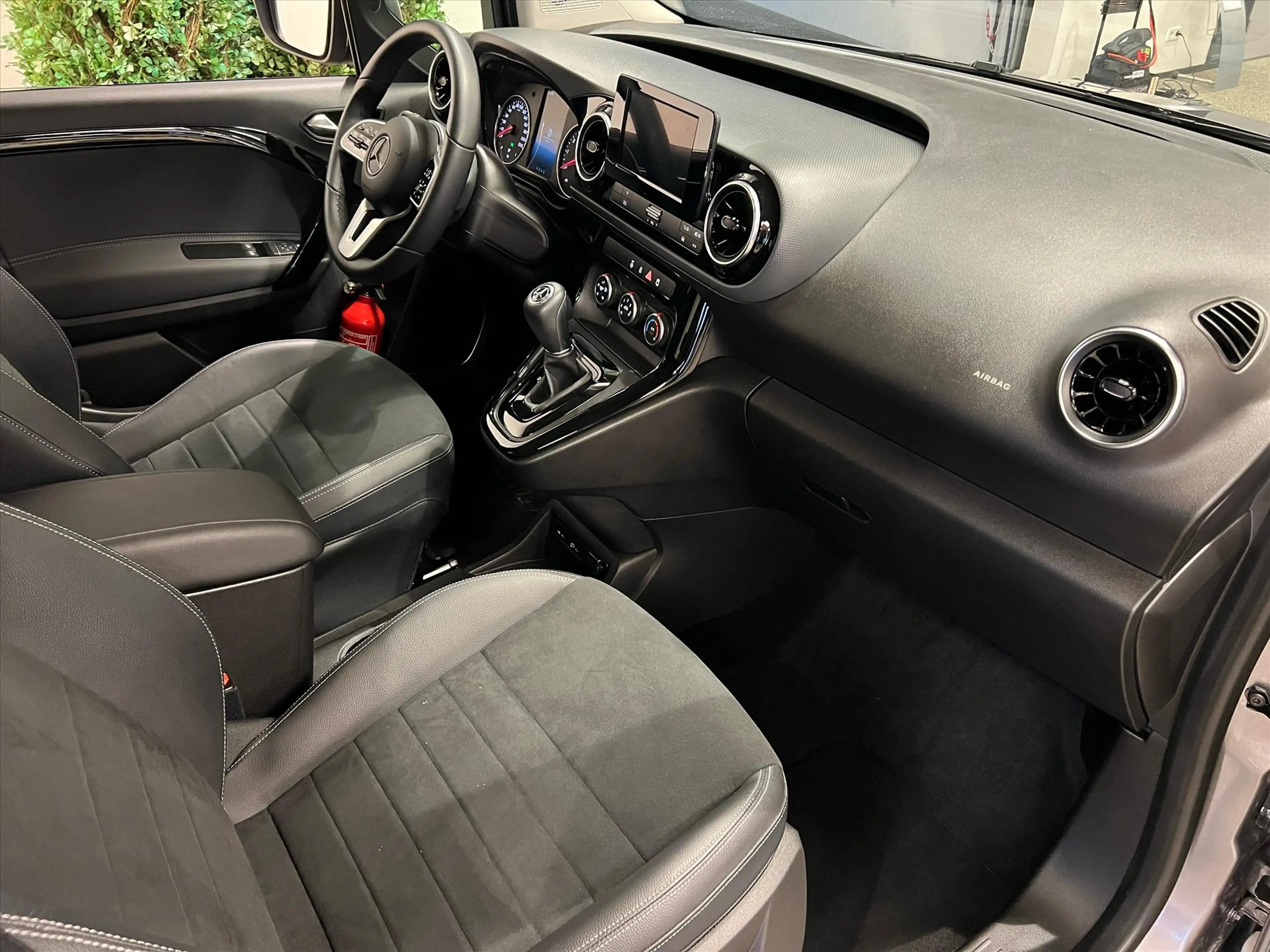 Mercedes-Benz T-Class L1 Rolstoelauto Automaat 3+1 — photo 4