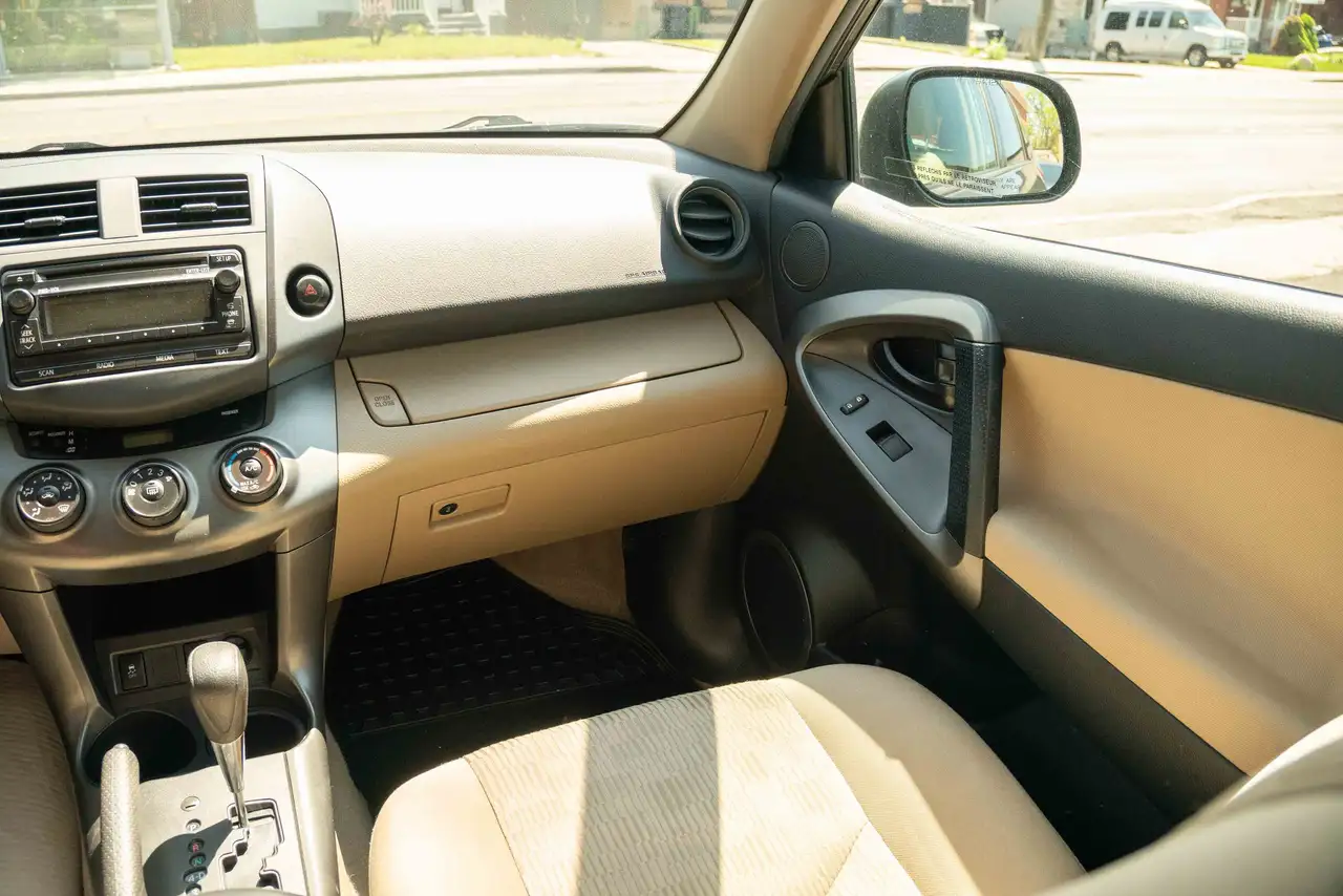 Toyota RAV 4 снимка Toyota RAV 4