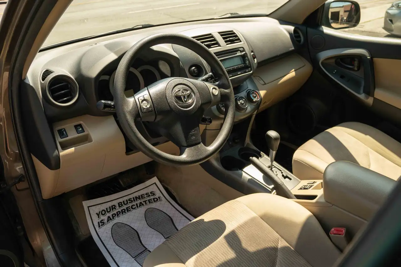 Toyota RAV 4 снимка Toyota RAV 4