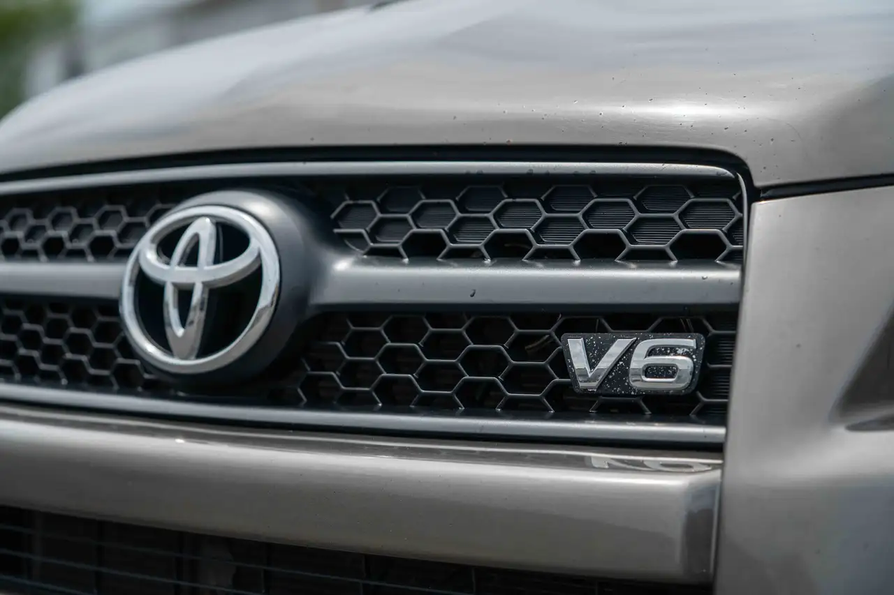 Toyota RAV 4 снимка Toyota RAV 4