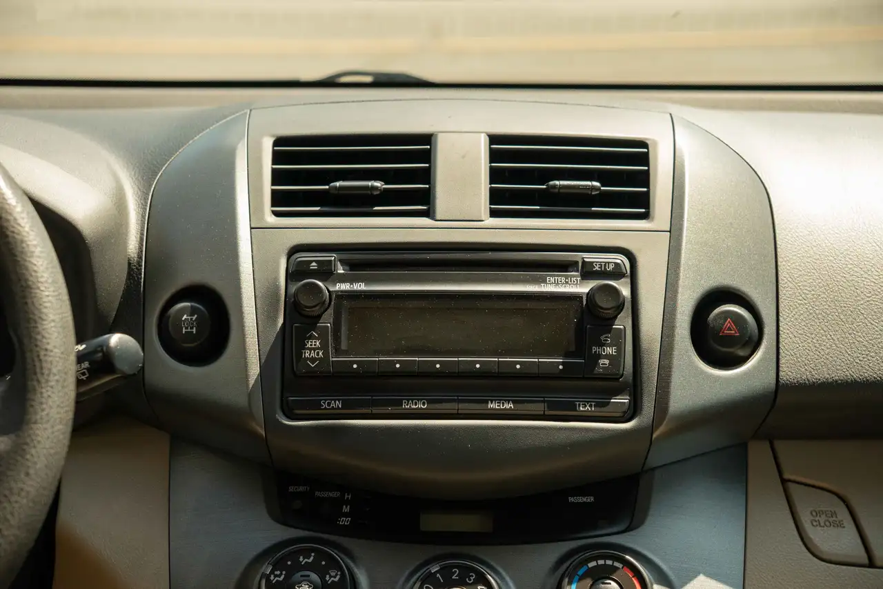 Toyota RAV 4 снимка Toyota RAV 4