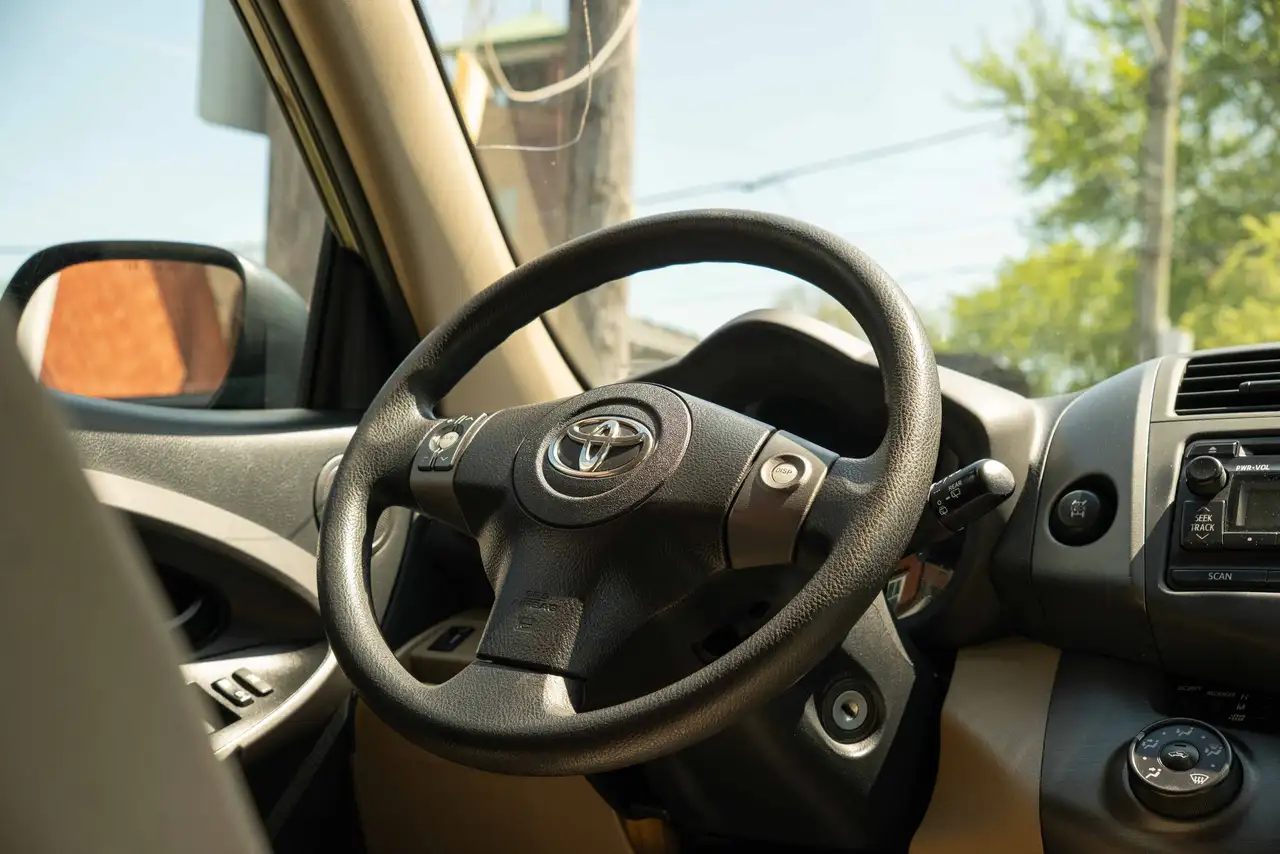 Toyota RAV 4 снимка Toyota RAV 4