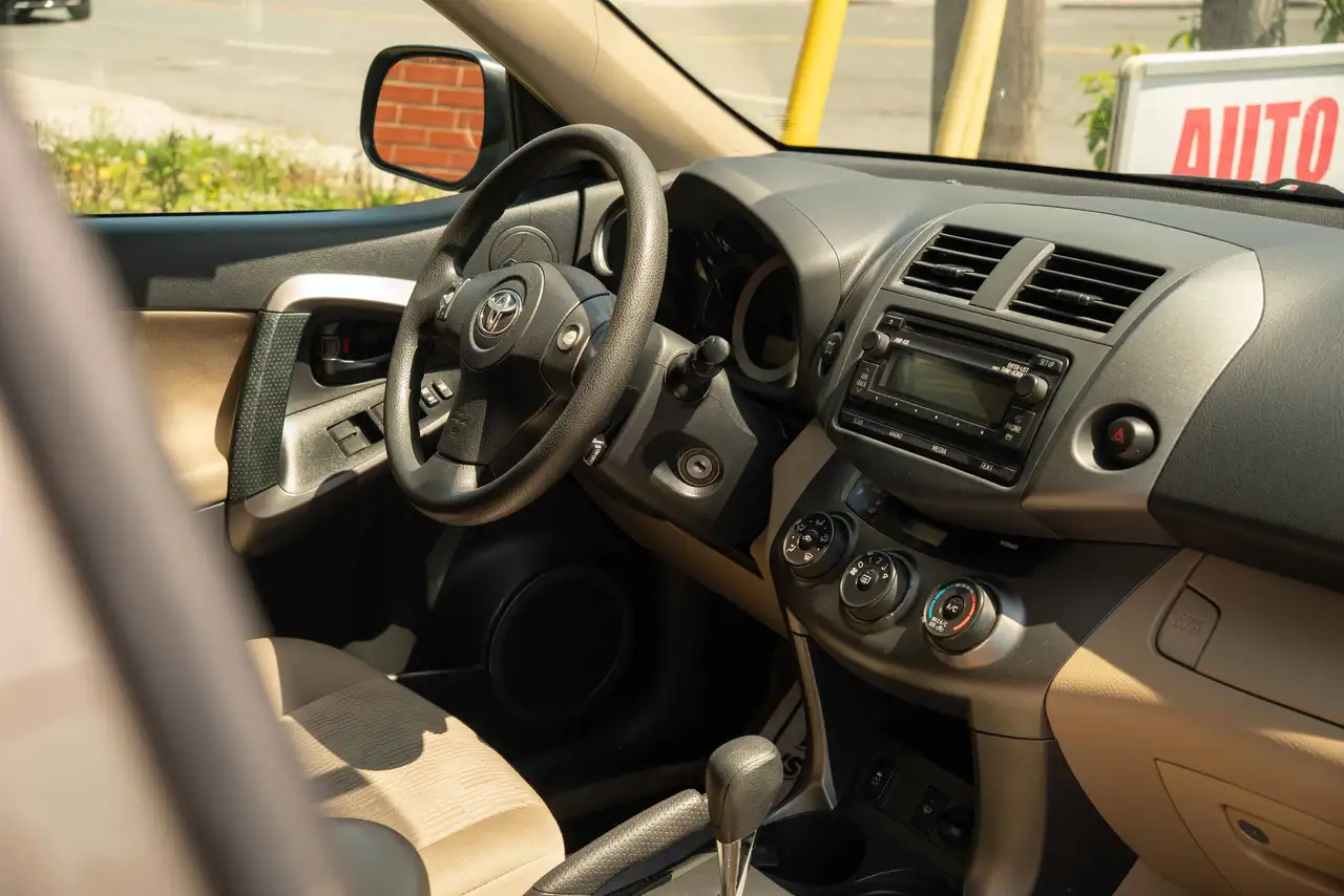 Toyota RAV 4 снимка Toyota RAV 4