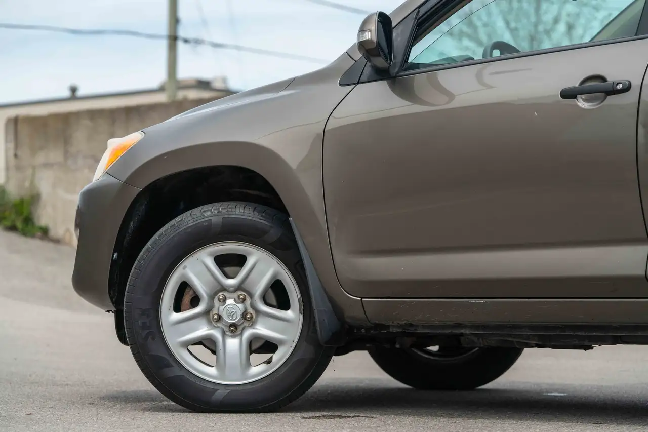 Toyota RAV 4 снимка Toyota RAV 4