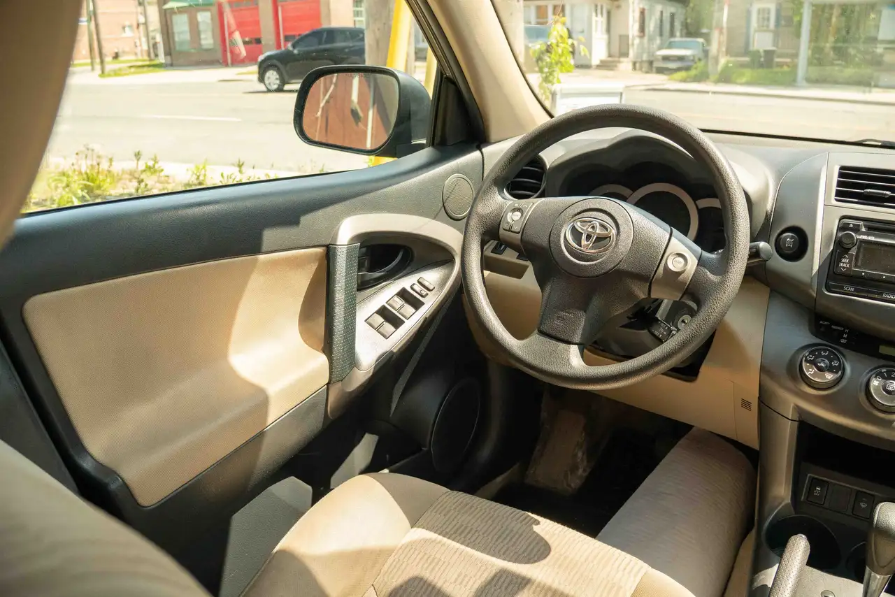 Toyota RAV 4 снимка Toyota RAV 4