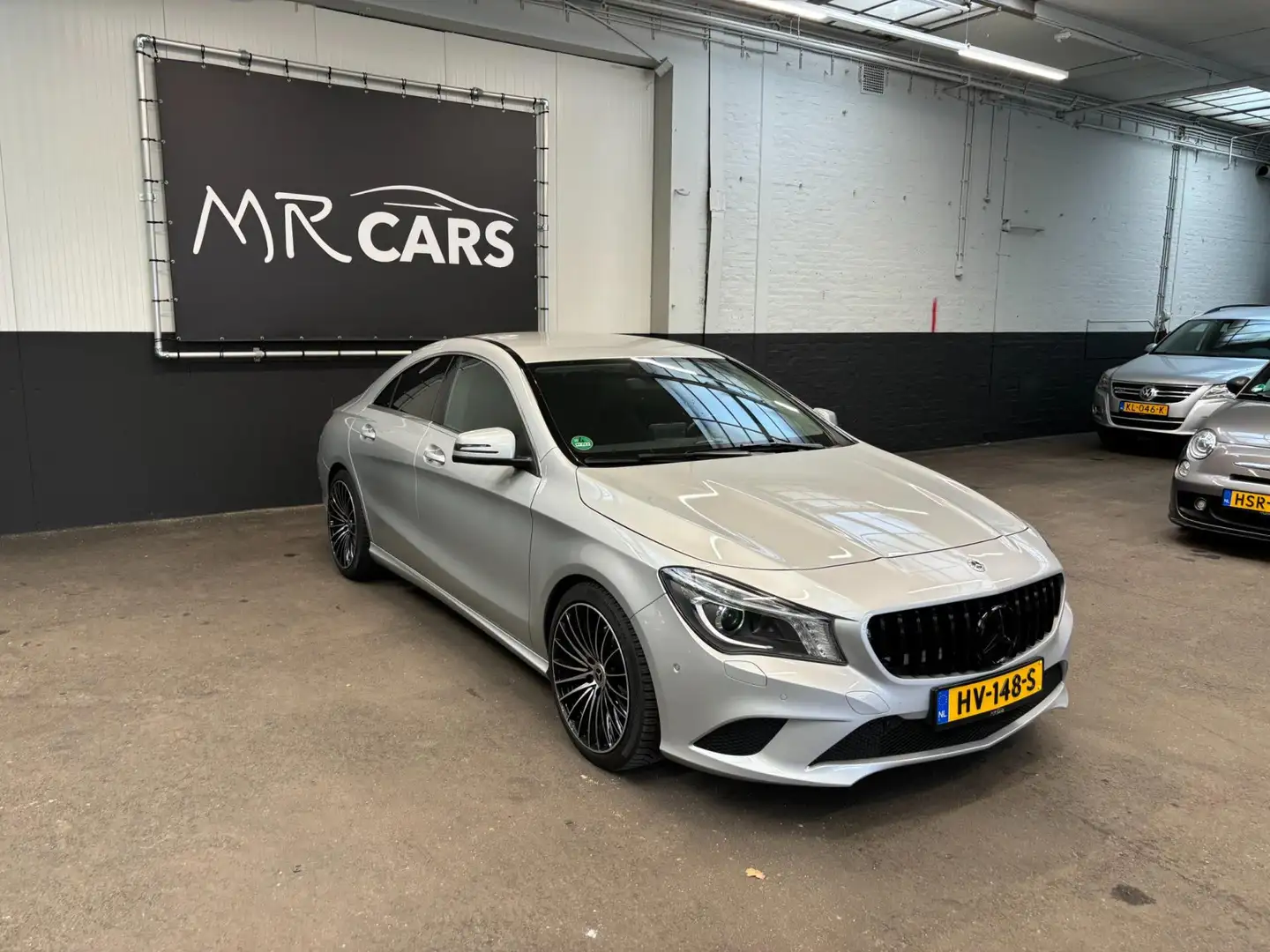 Mercedes-Benz CLA 180 Ambition Grau - 1