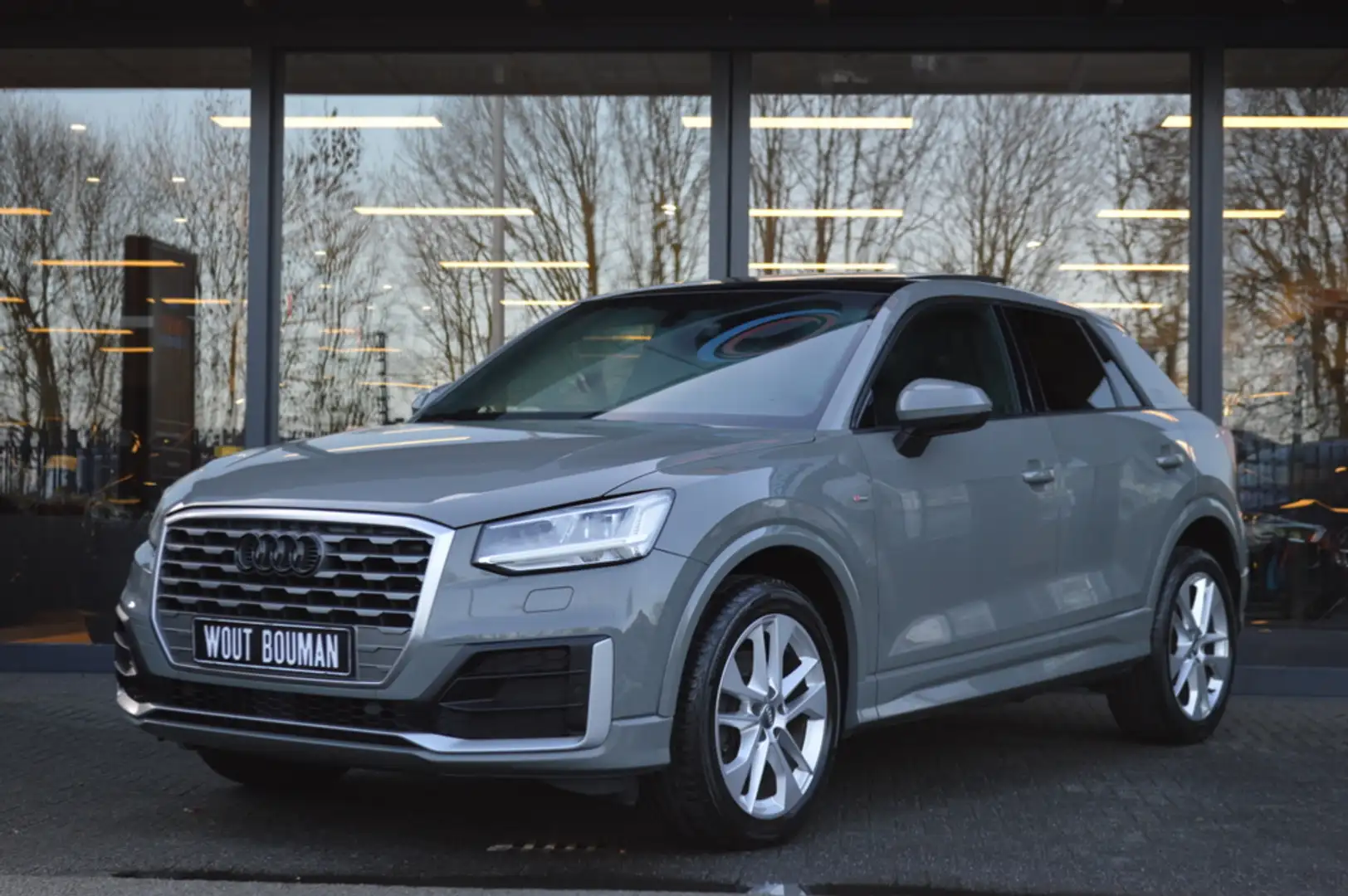 Audi Q2 1.4 TFSI CoD Sport Aut. Led Panorama Virtual Camer Grau - 2