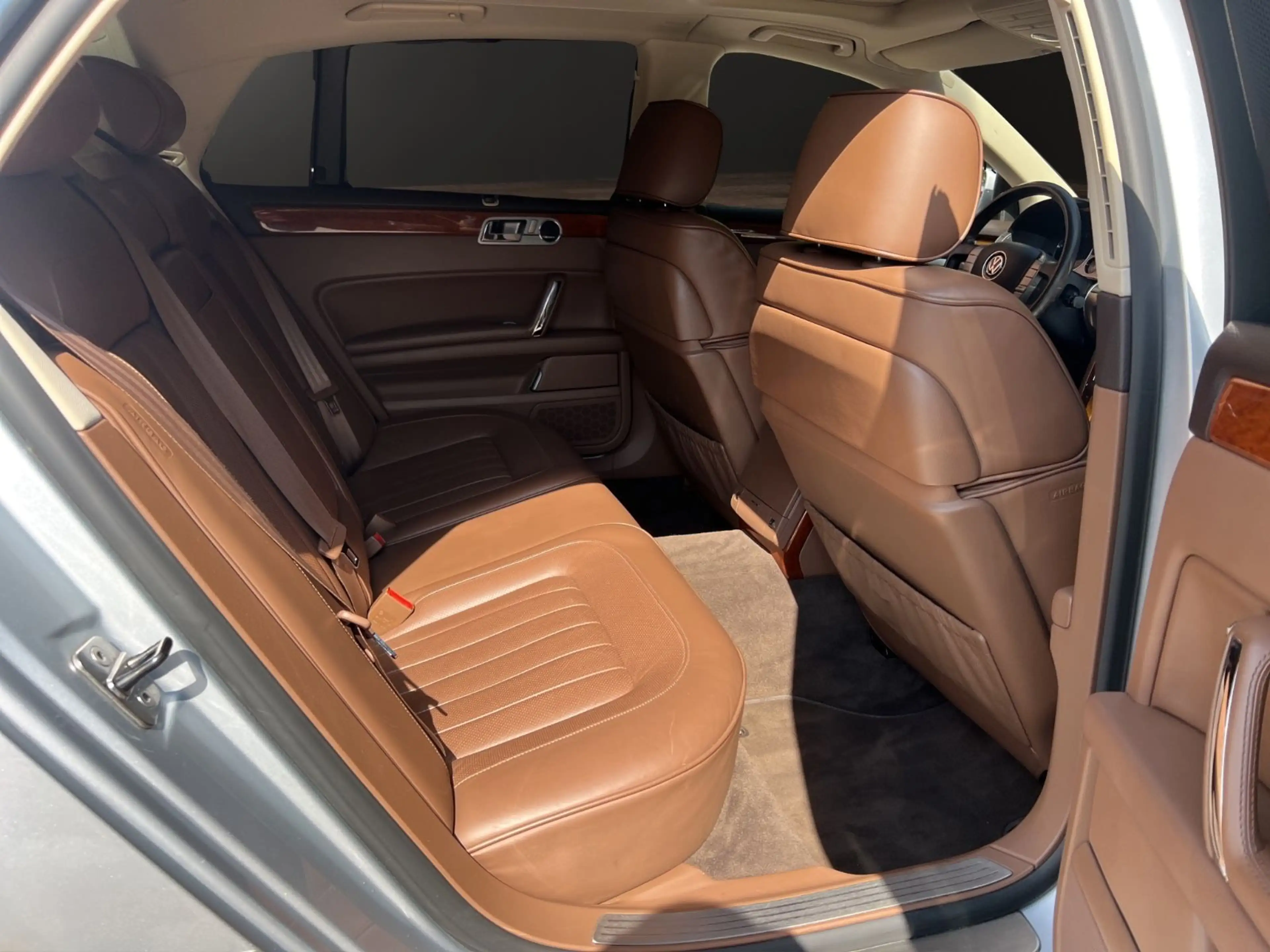 Volkswagen Phaeton V6 TDI 4Motion*M-SITZ*NAVI*AHK*PDC*S-DACH — photo 10