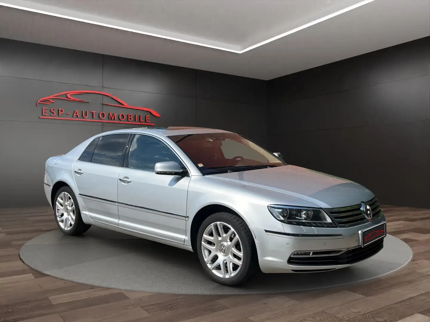 Volkswagen Phaeton V6 TDI 4Motion*M-SITZ*NAVI*AHK*PDC*S-DACH Plateado - 2