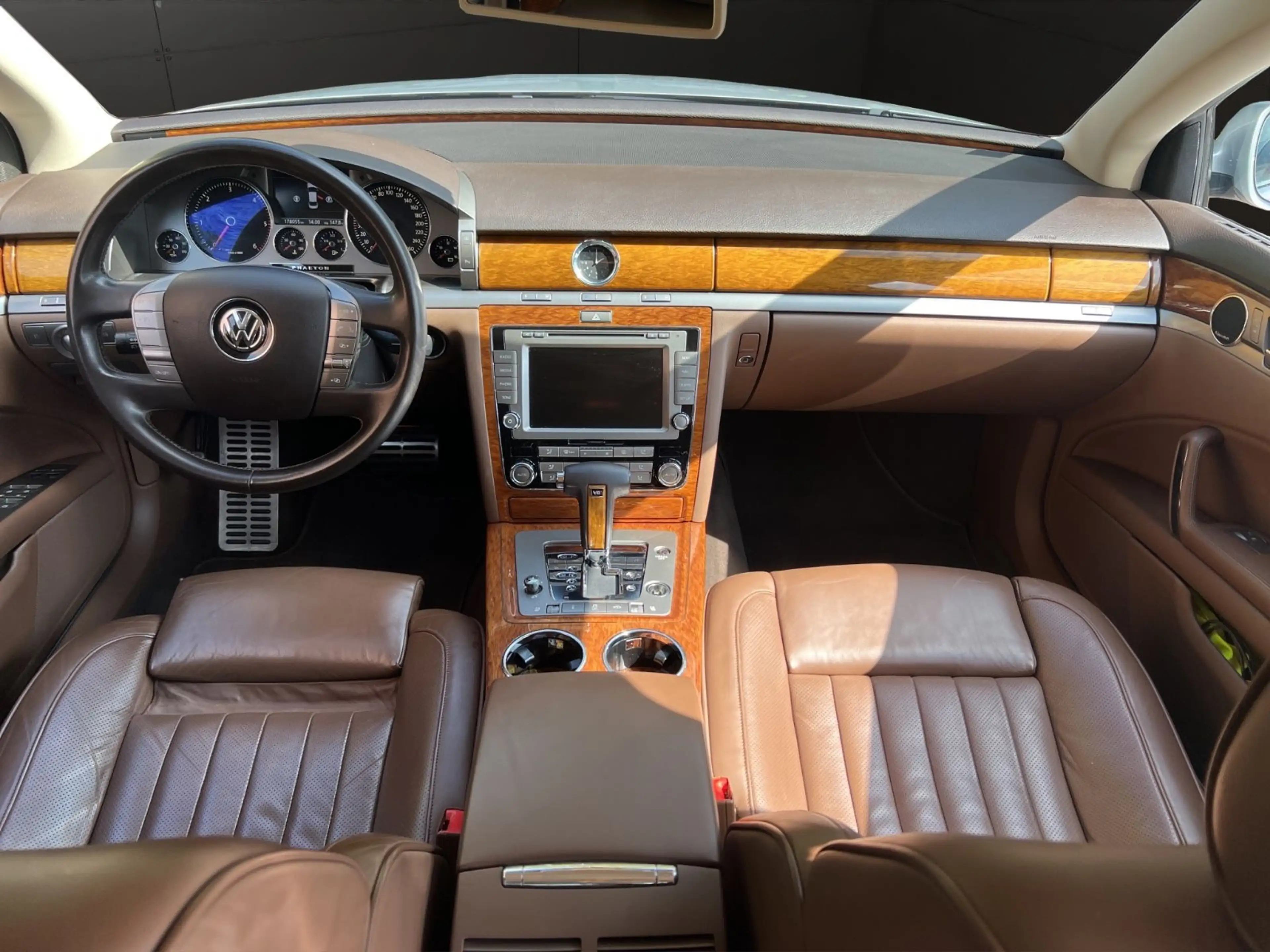 Volkswagen Phaeton V6 TDI 4Motion*M-SITZ*NAVI*AHK*PDC*S-DACH — photo 11