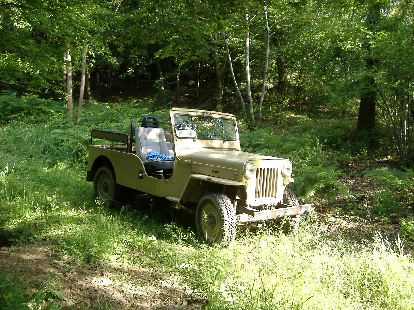 Jeep Willys Jeep CJ-6 Beige - 2