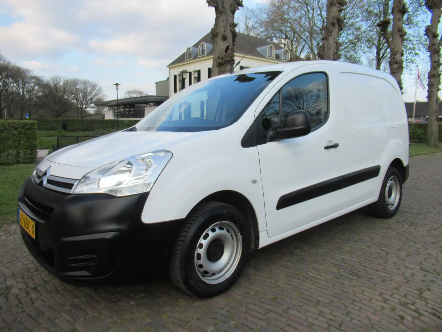 Citroen Berlingo 1.6 BlueHDI 75 Comfort Airco Cruisecontrol Achteru Weiß - 1