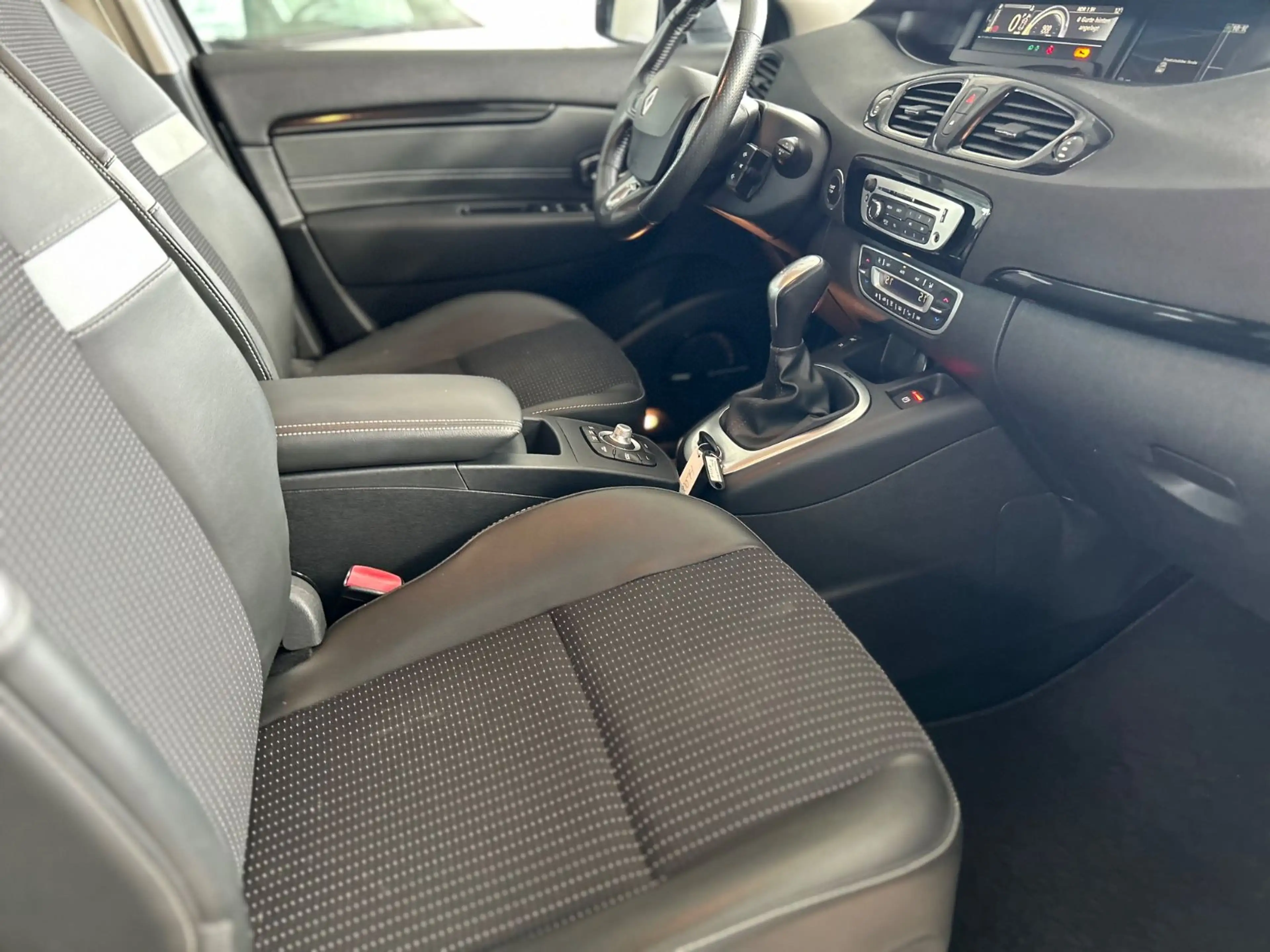 Renault Scenic III Grand BOSE Edition — photo 11