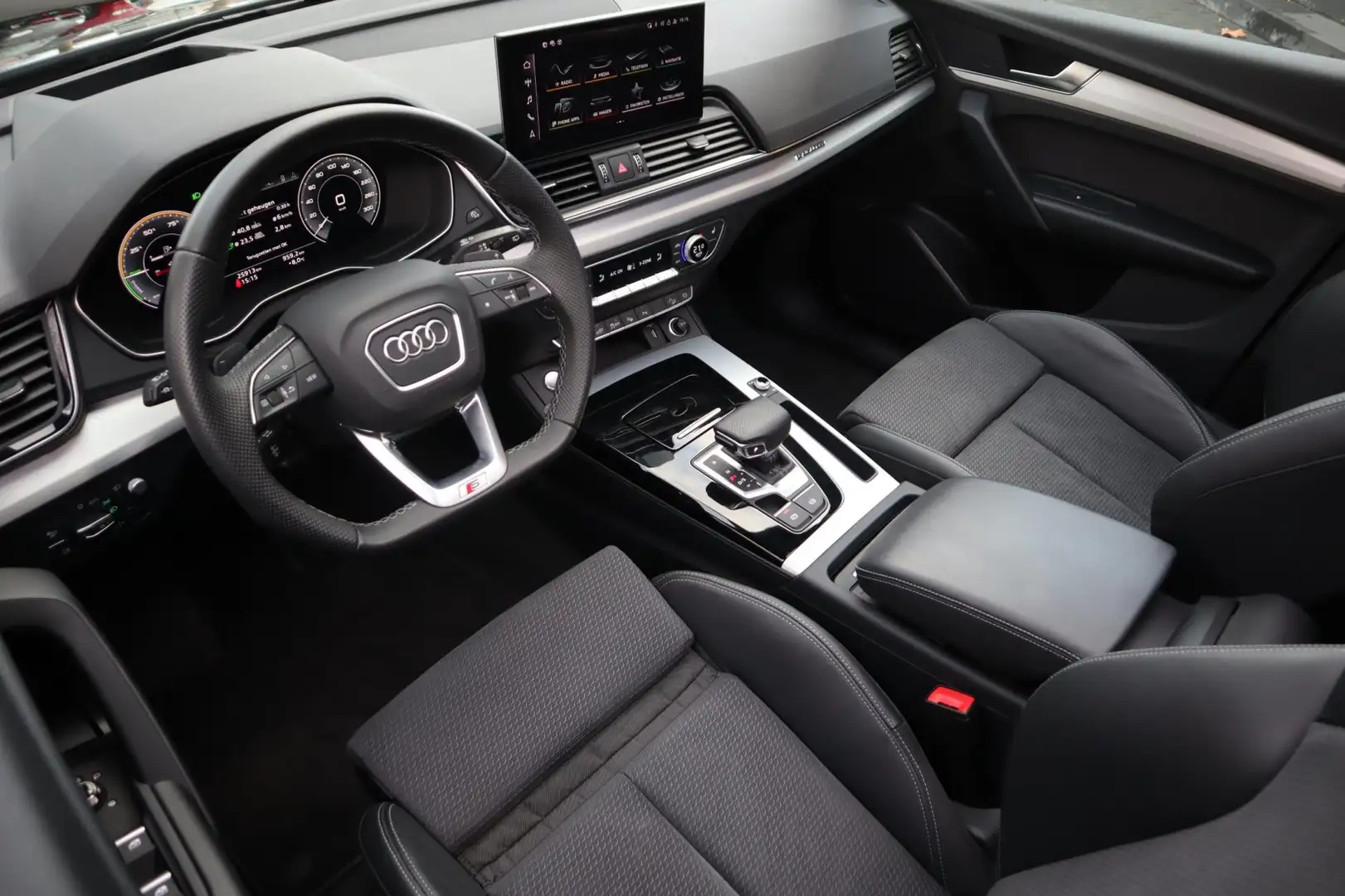 Audi Q5 50 TFSI e S LINE Pano / Matrix / Virtual / 20 LMV Zwart - 2