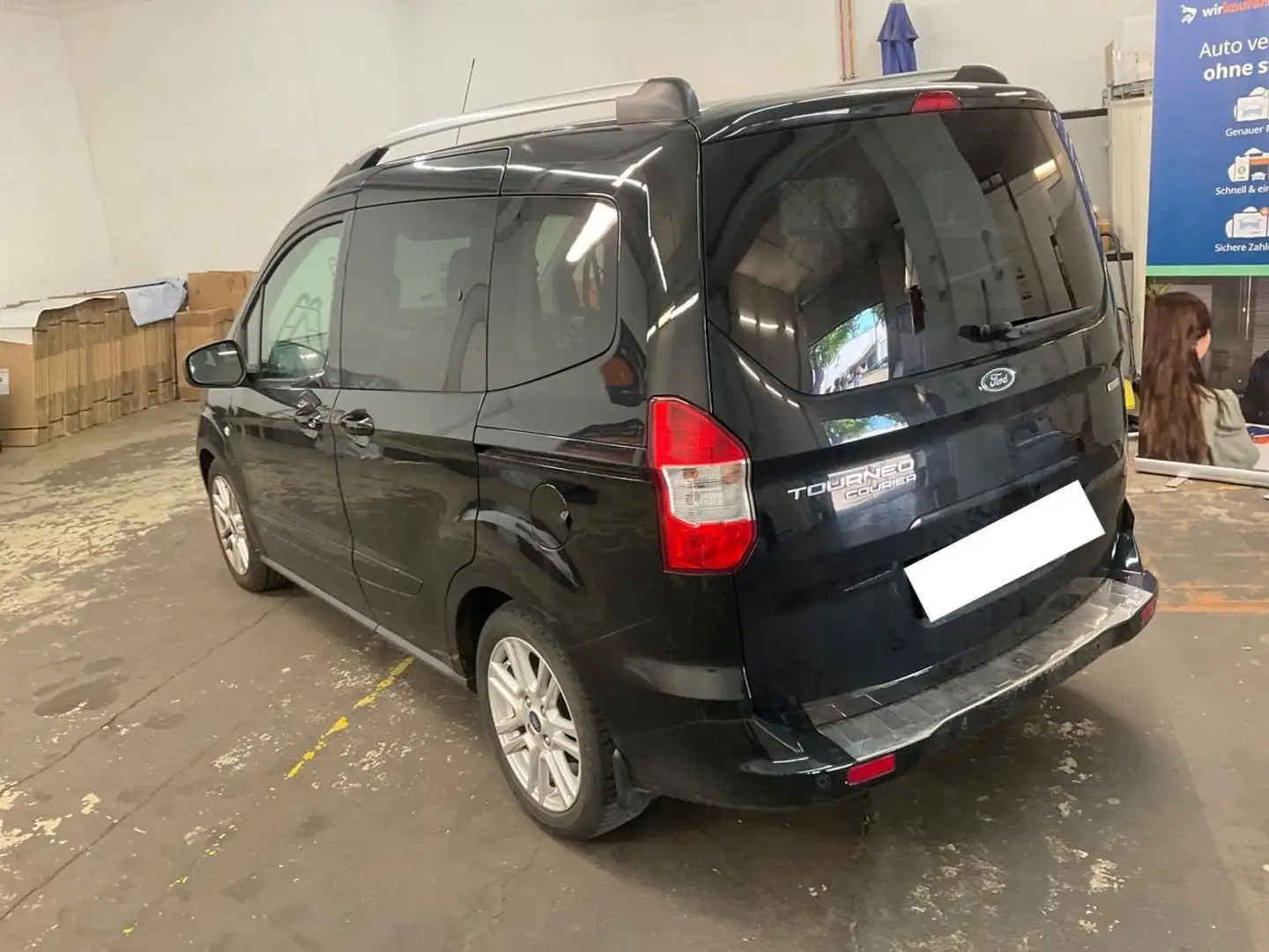 Ford Tourneo Courier Titanium Negro - 2