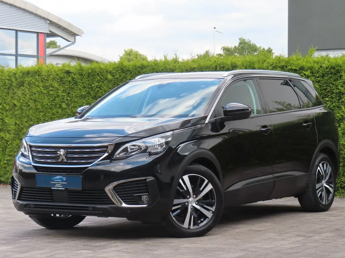 Peugeot 5008 Active *2. Hand / AHK / Kamera* Schwarz - 1