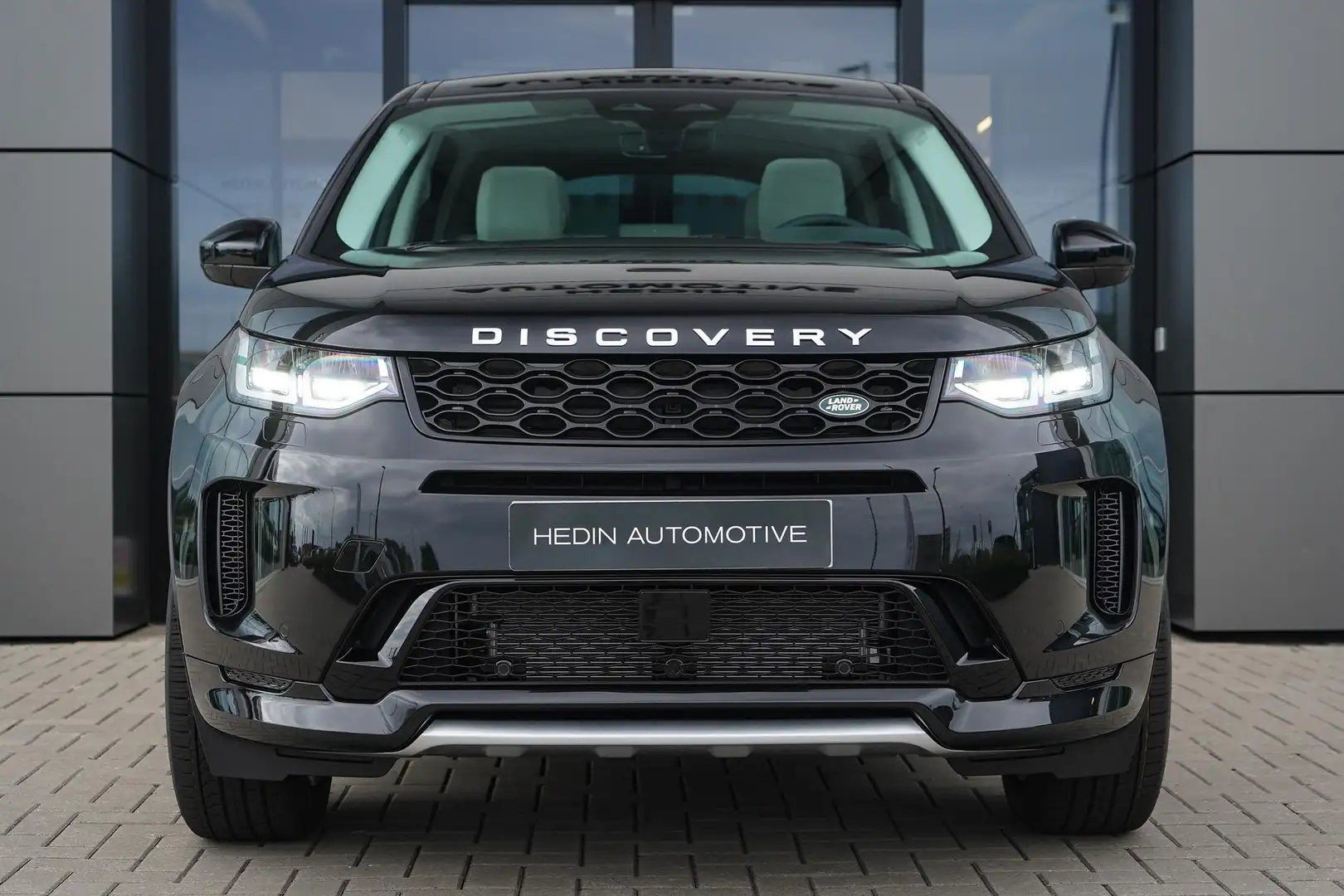 Land Rover Discovery Sport 1.5 P270e PHEV S Edition | Panoramadak | Cold Clim Zwart - 2