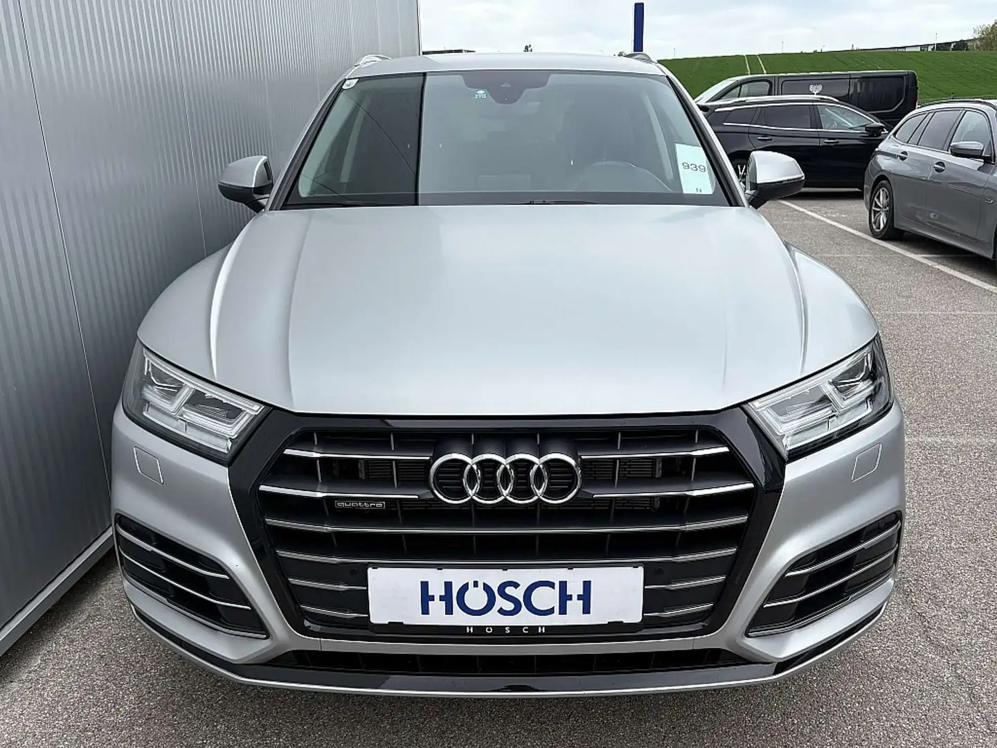 Audi Q5 55 TFSI e quattro PHEV LUFTFEDER MATRIX AHK Silber - 2