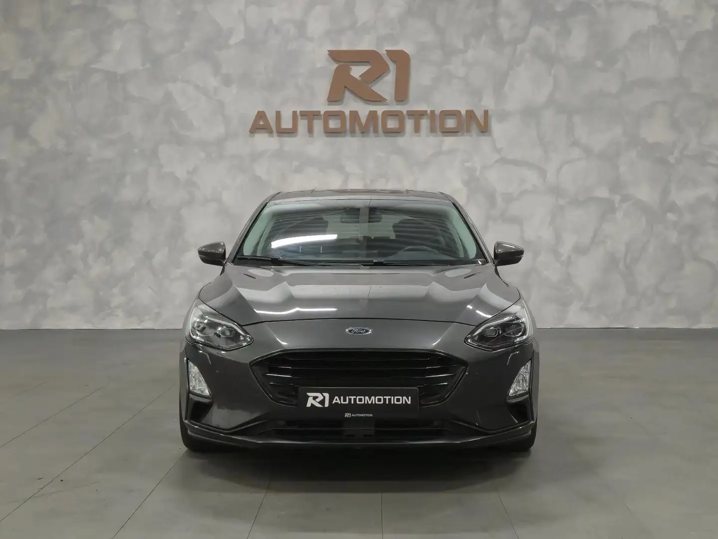 Ford Focus 1.5 EcoBoost ST Line Business KEYLESS, CAMERA, AUT Grijs - 2