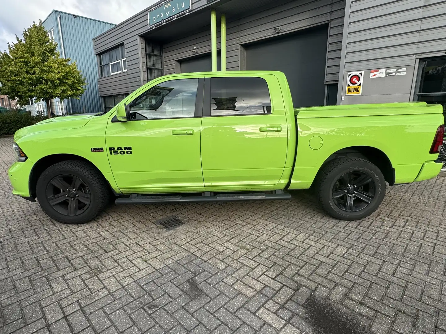 Dodge RAM 1500 5.7 V8 Crew Cab 5'7 - 2