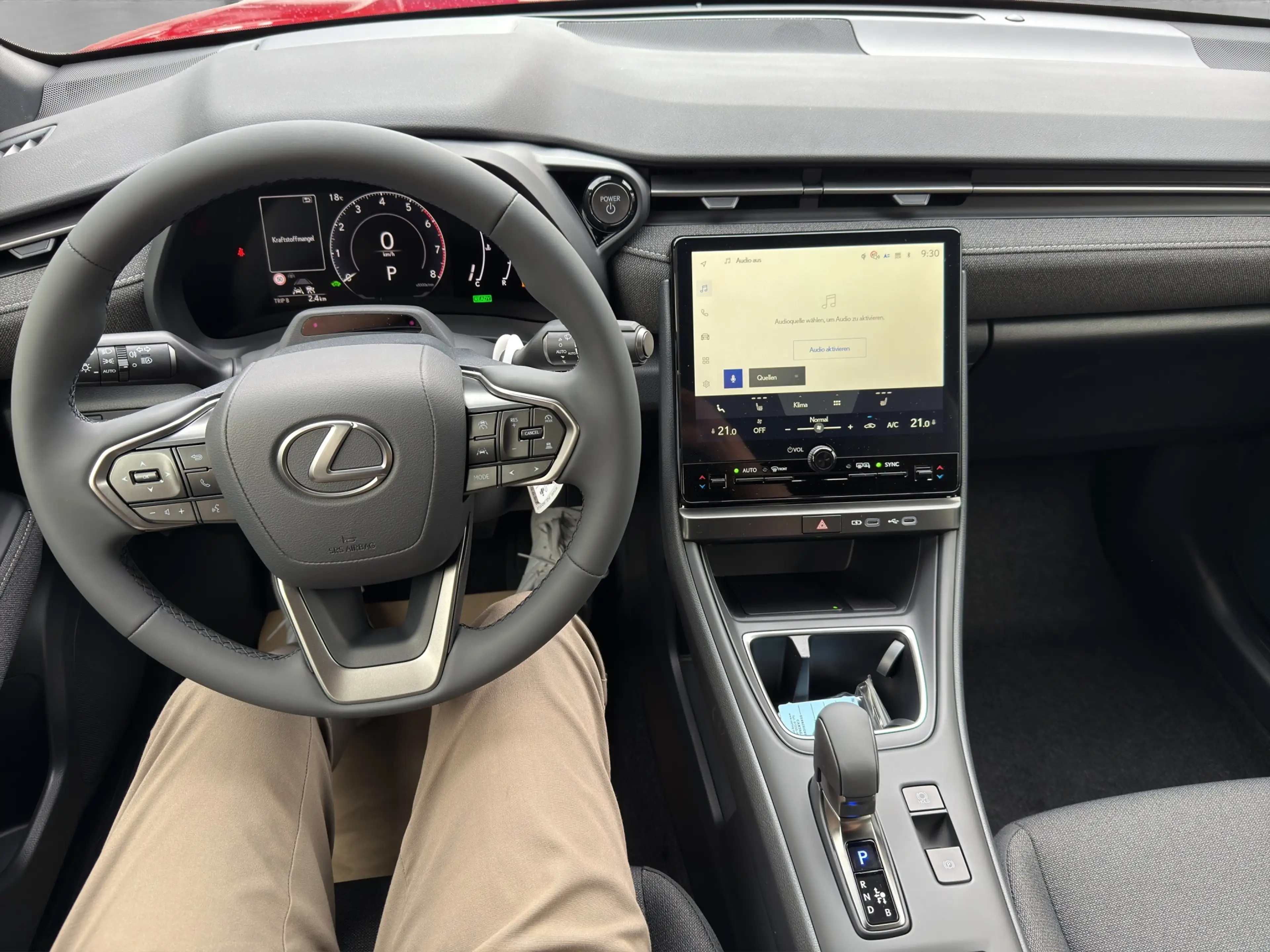 Lexus LBX LBX Basis 136 PS 2WD — photo 10