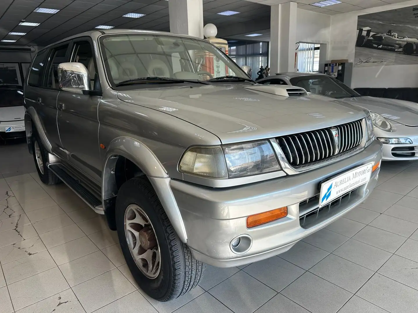 Mitsubishi Pajero Sport Wagon 2.5 tdi TENUTO BENISSIMO MAI FUORISTRADA Argento - 2