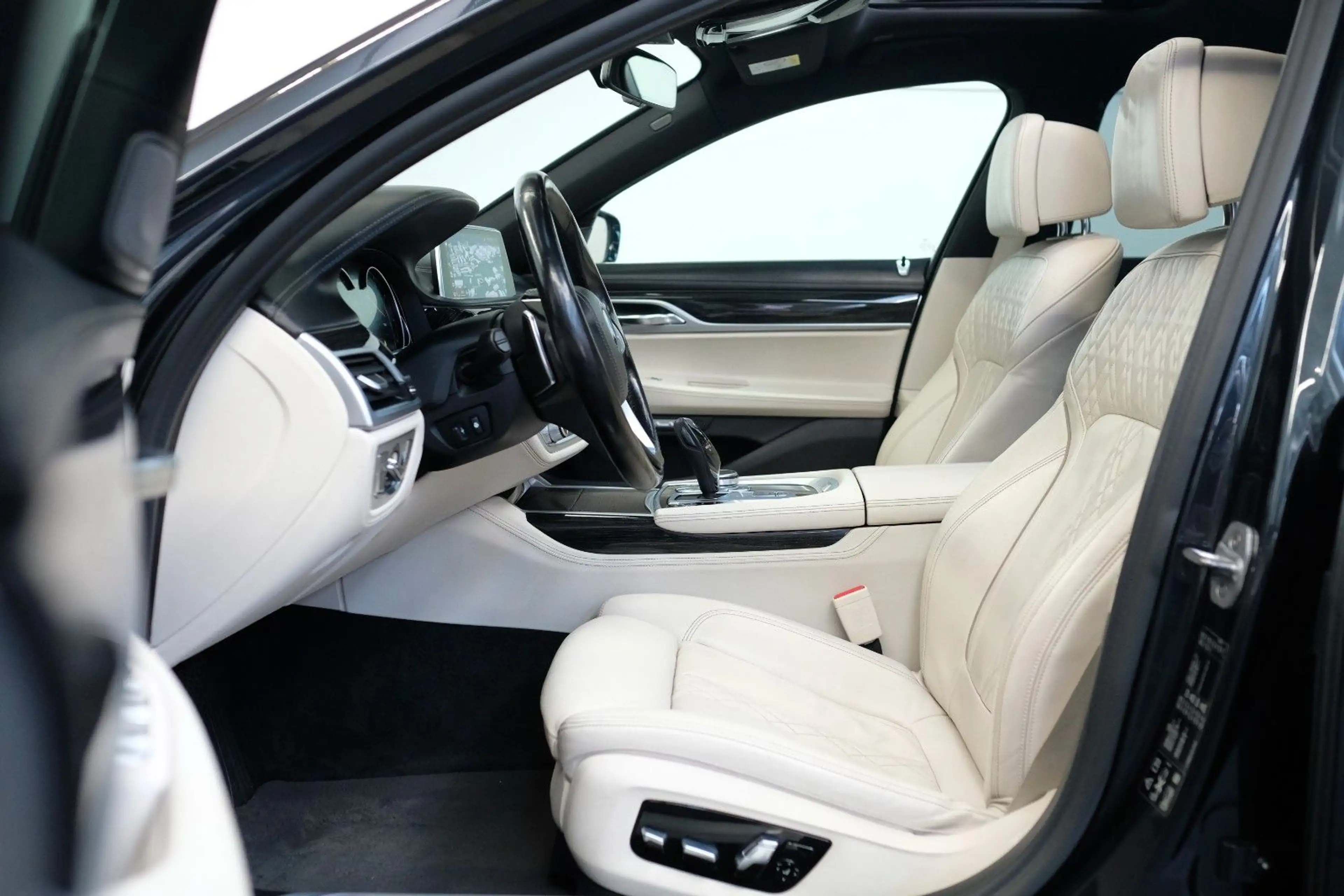 BMW 740 d xDrive*M-PAKET*H&K*ACC*360° KAMERA* — photo 12