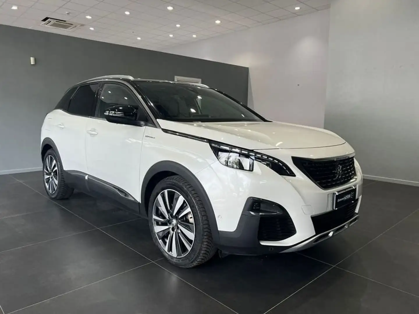 Peugeot 3008 Hybrid4 300 e-EAT8 GT - 2