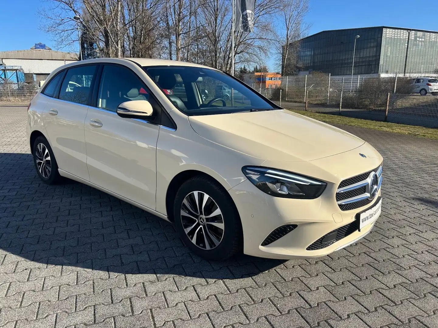 Mercedes-Benz B 200 B -Klasse B 200 d DAS TAXI KAMERA PDC Beżowy - 2