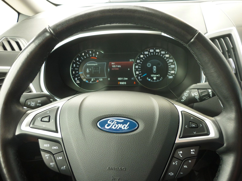 Ford S-Max S-MAX Titanium — photo 13