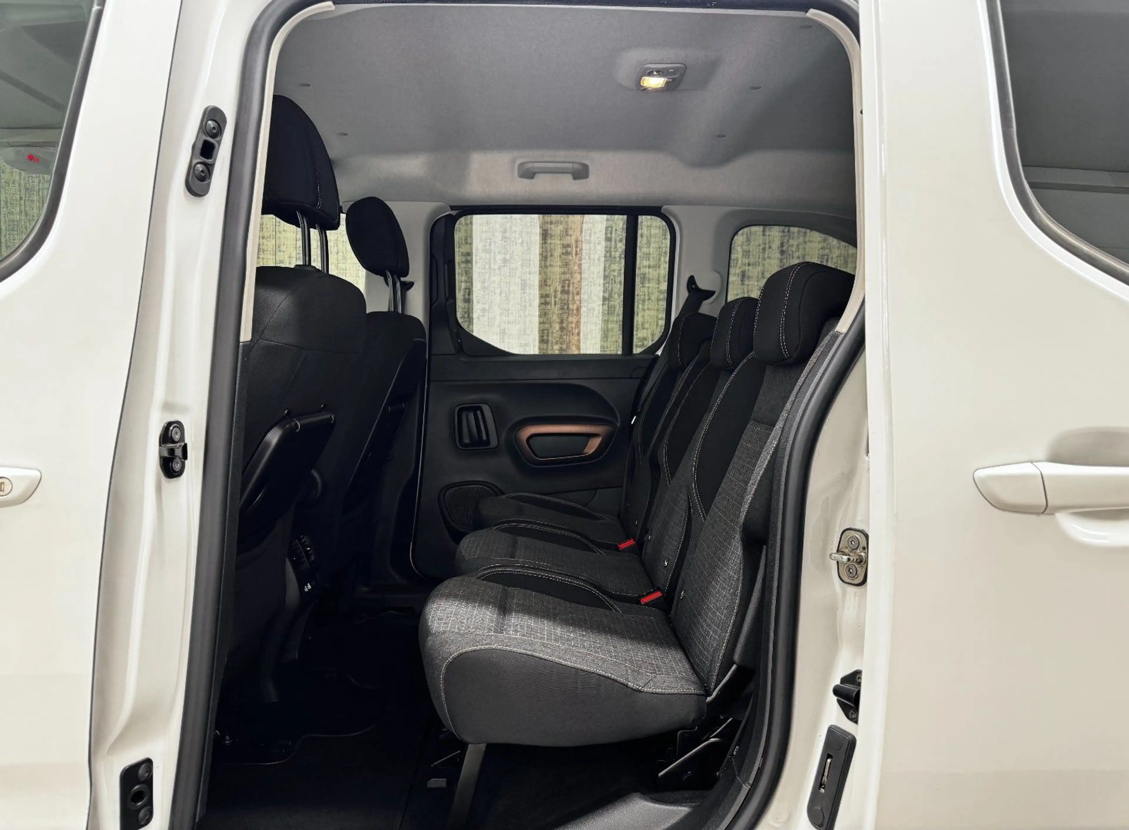 Peugeot Rifter 1.5 BlueHDi 130 FAP GT Line S&S (EURO 6d-TE — photo 12