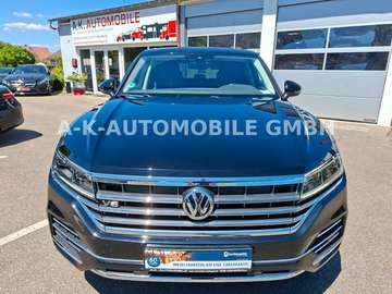 V8 Elegance 4Motion