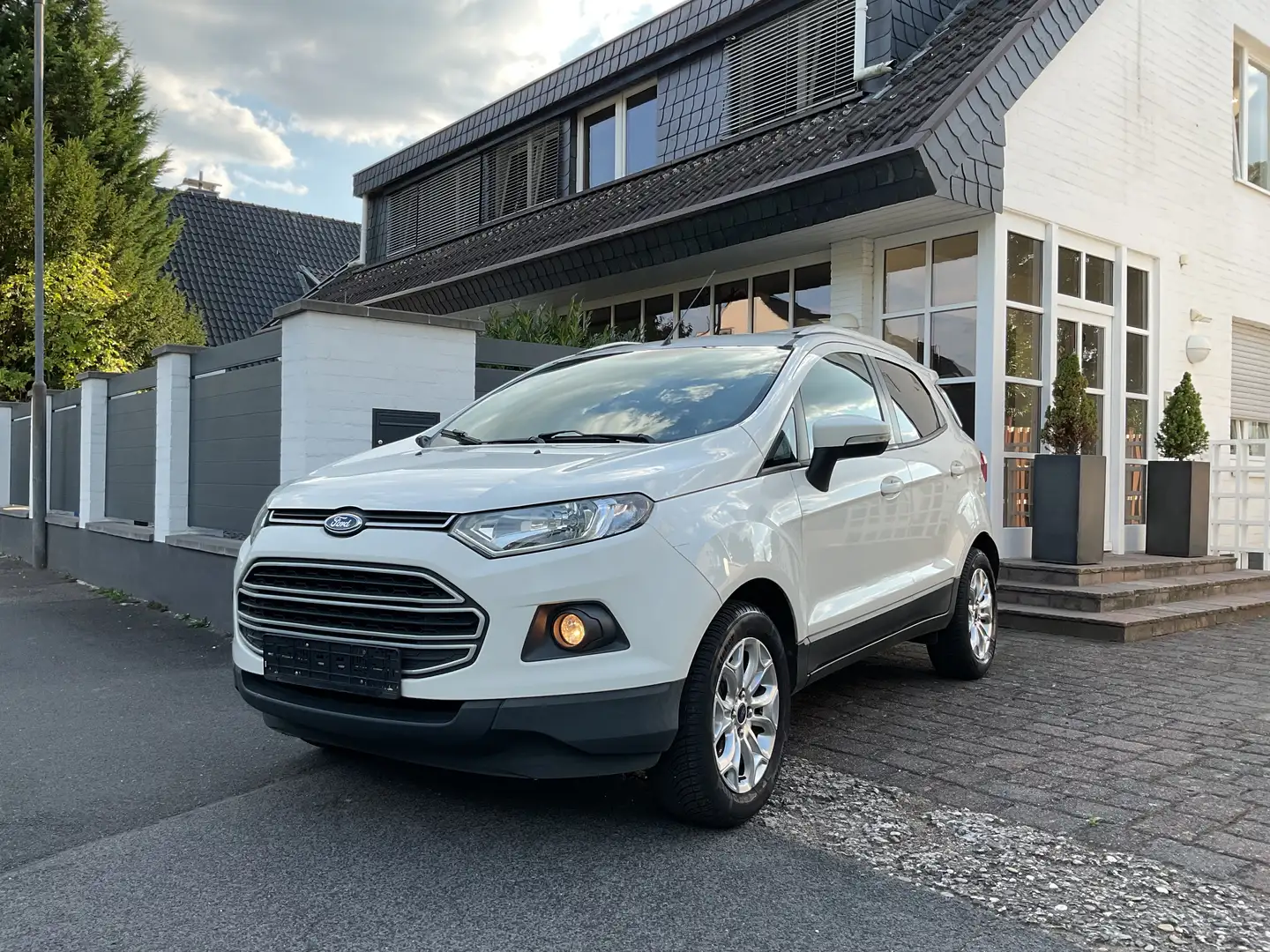Ford EcoSport ECOSPORT 1.5 TDCi 1.HD TÜV 11.2025 unfallfrei Weiß - 1
