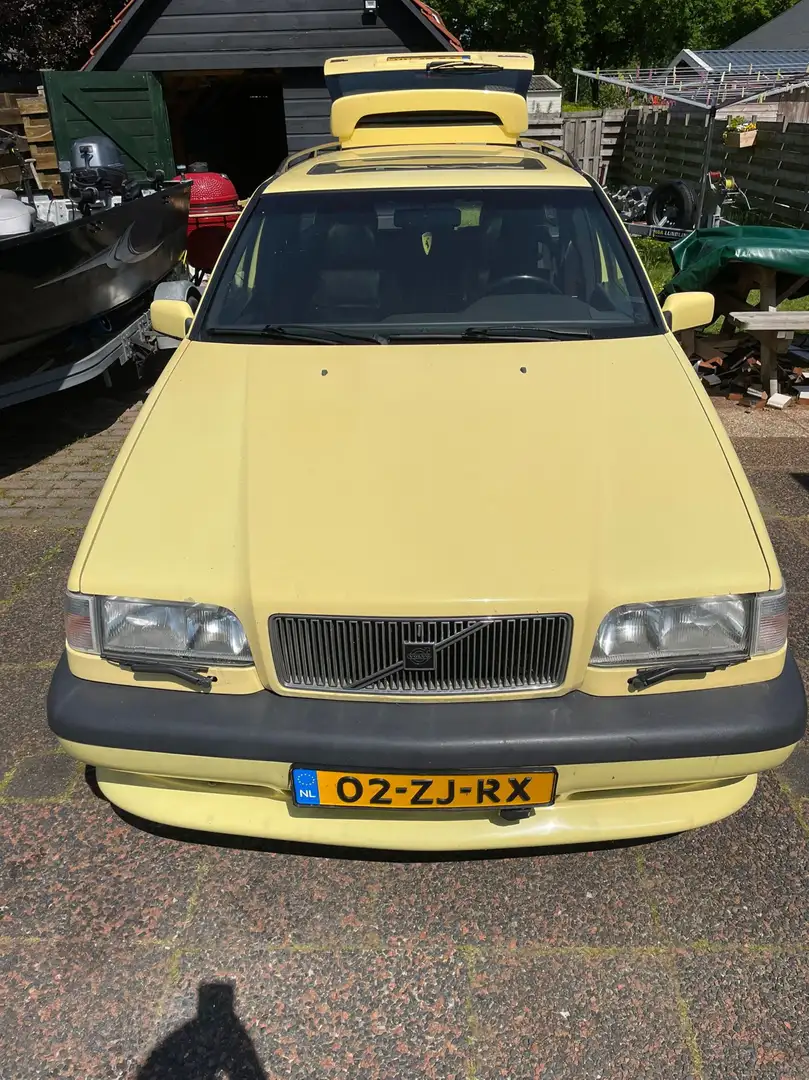 Volvo 850 2.3 T-5R Cream Yellow Geel - 1