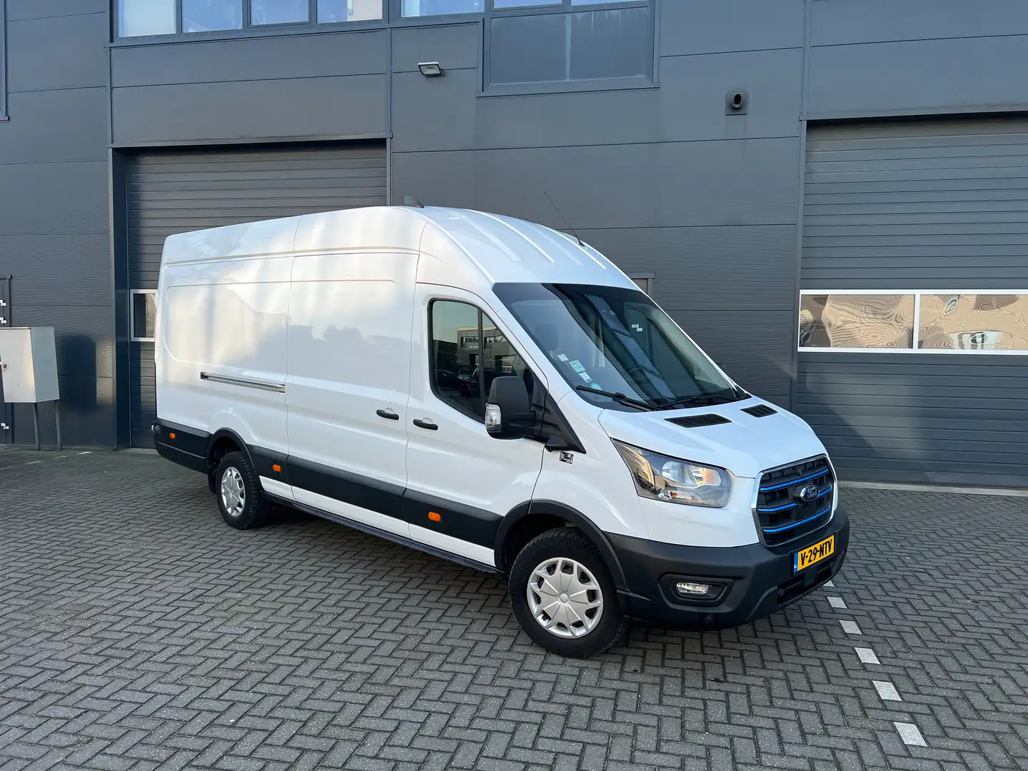 Ford E-Transit 390 L4H3 Trend 68kWh Blanc - 1