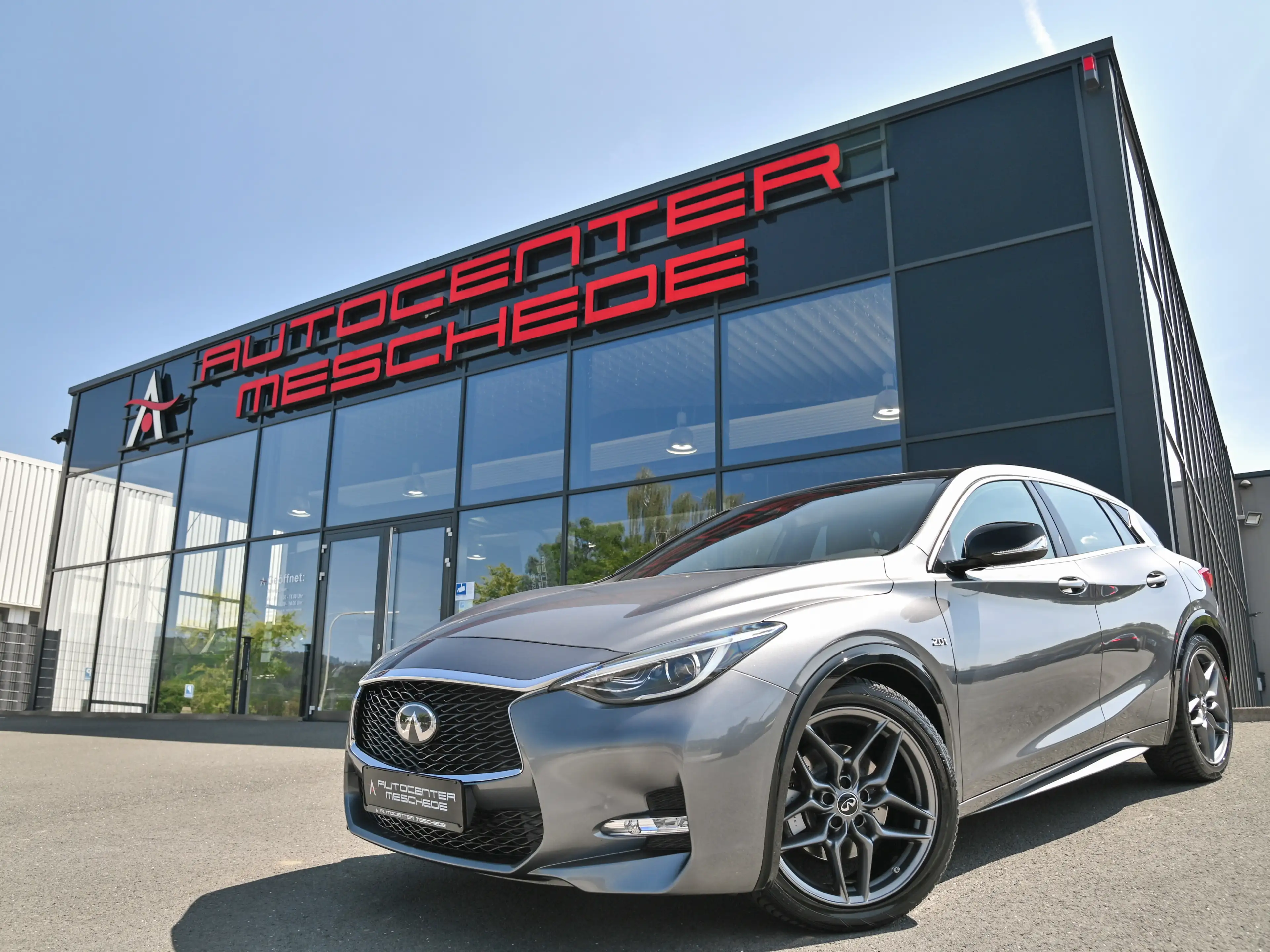 Infiniti Q30 S Sport 2.0t AWD Sport-Design-Paket* Pano*