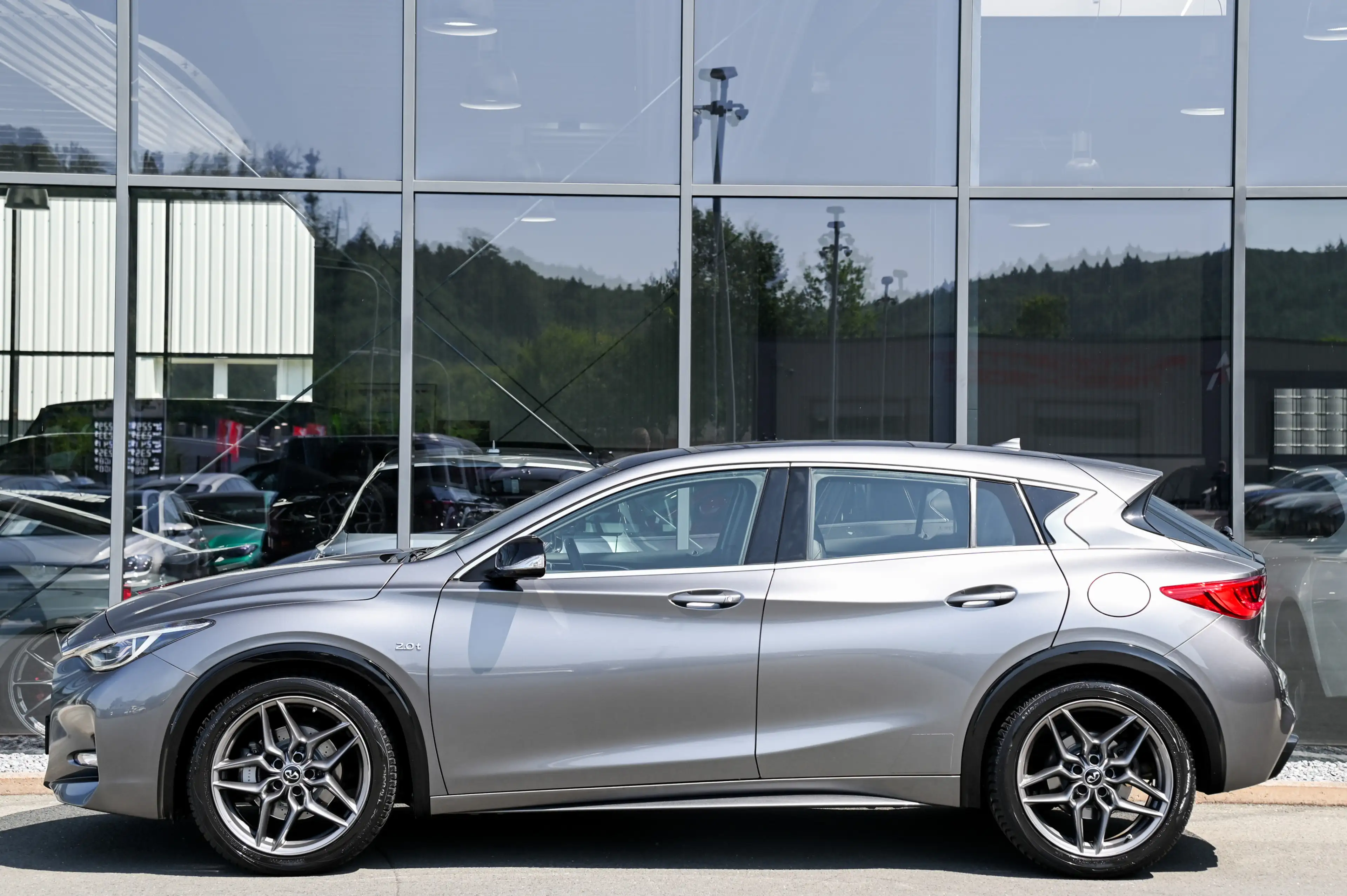 Infiniti Q30 S Sport 2.0t AWD Sport-Design-Paket* Pano* — photo 6
