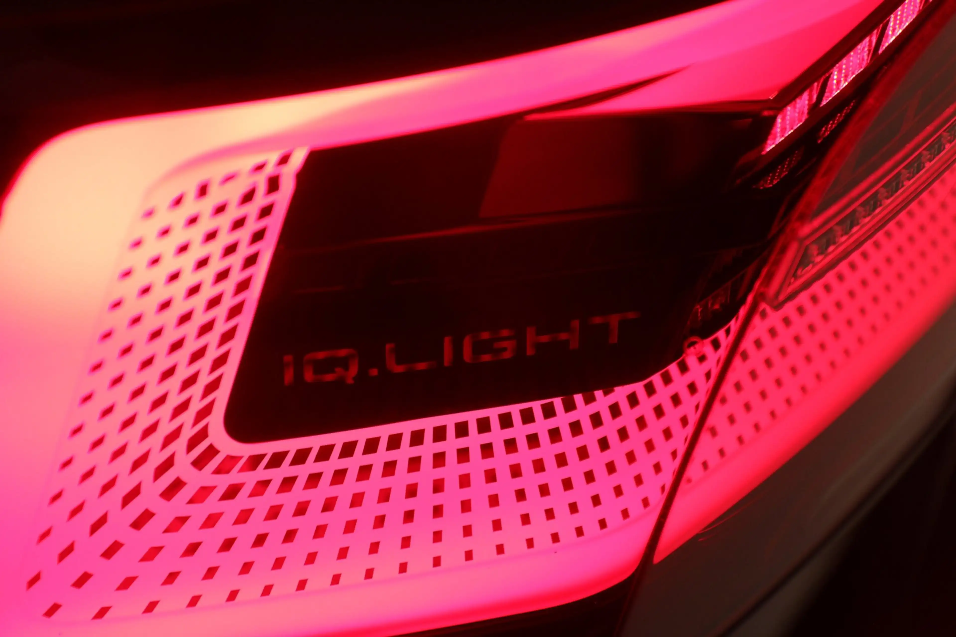 Volkswagen Golf GTI 2.0 TSI CLUBSPORT /NURBURGRING/PANO/IQ-LIGHT/HUD/H — photo 37