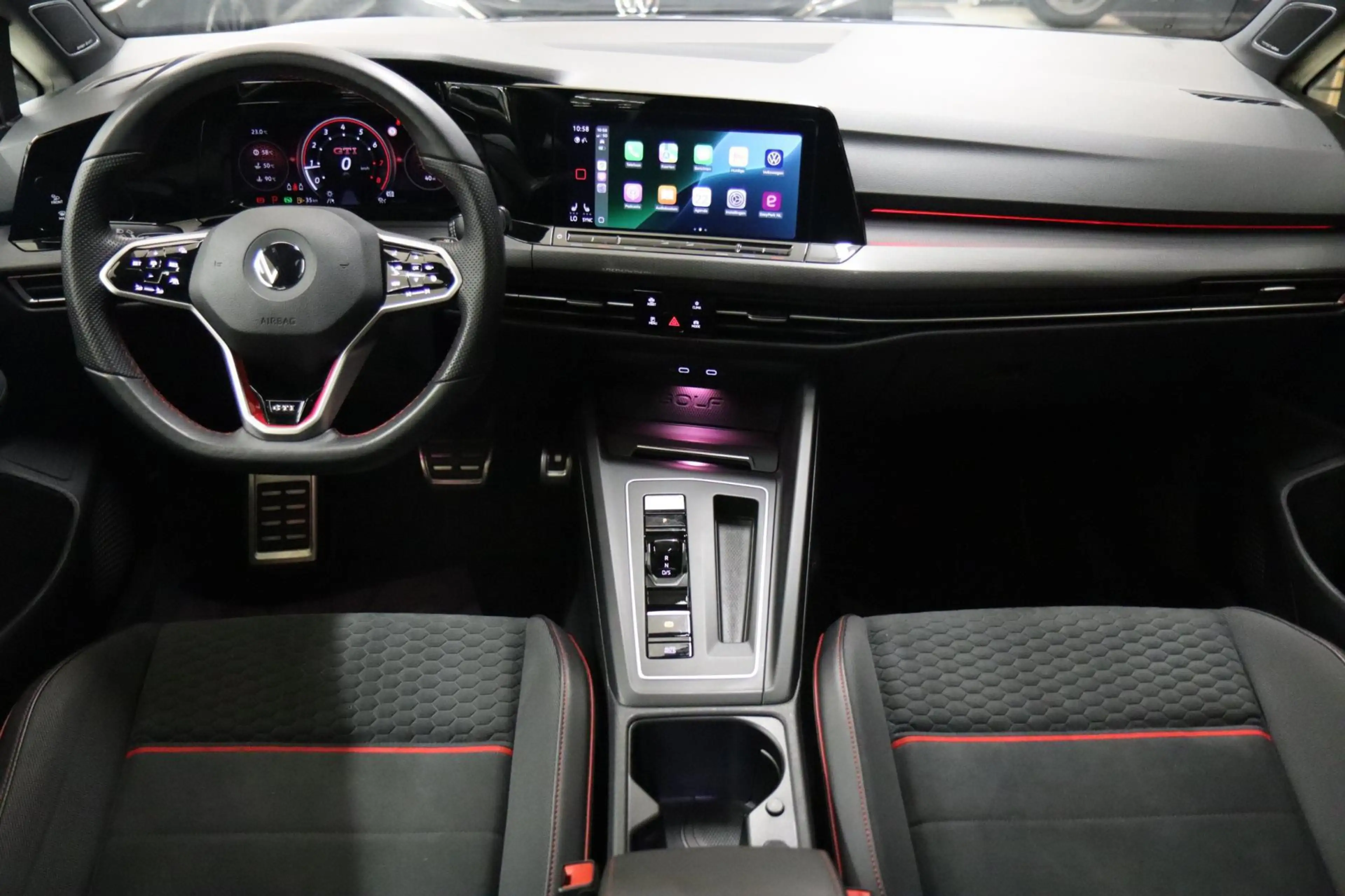 Volkswagen Golf GTI 2.0 TSI CLUBSPORT /NURBURGRING/PANO/IQ-LIGHT/HUD/H — photo 9