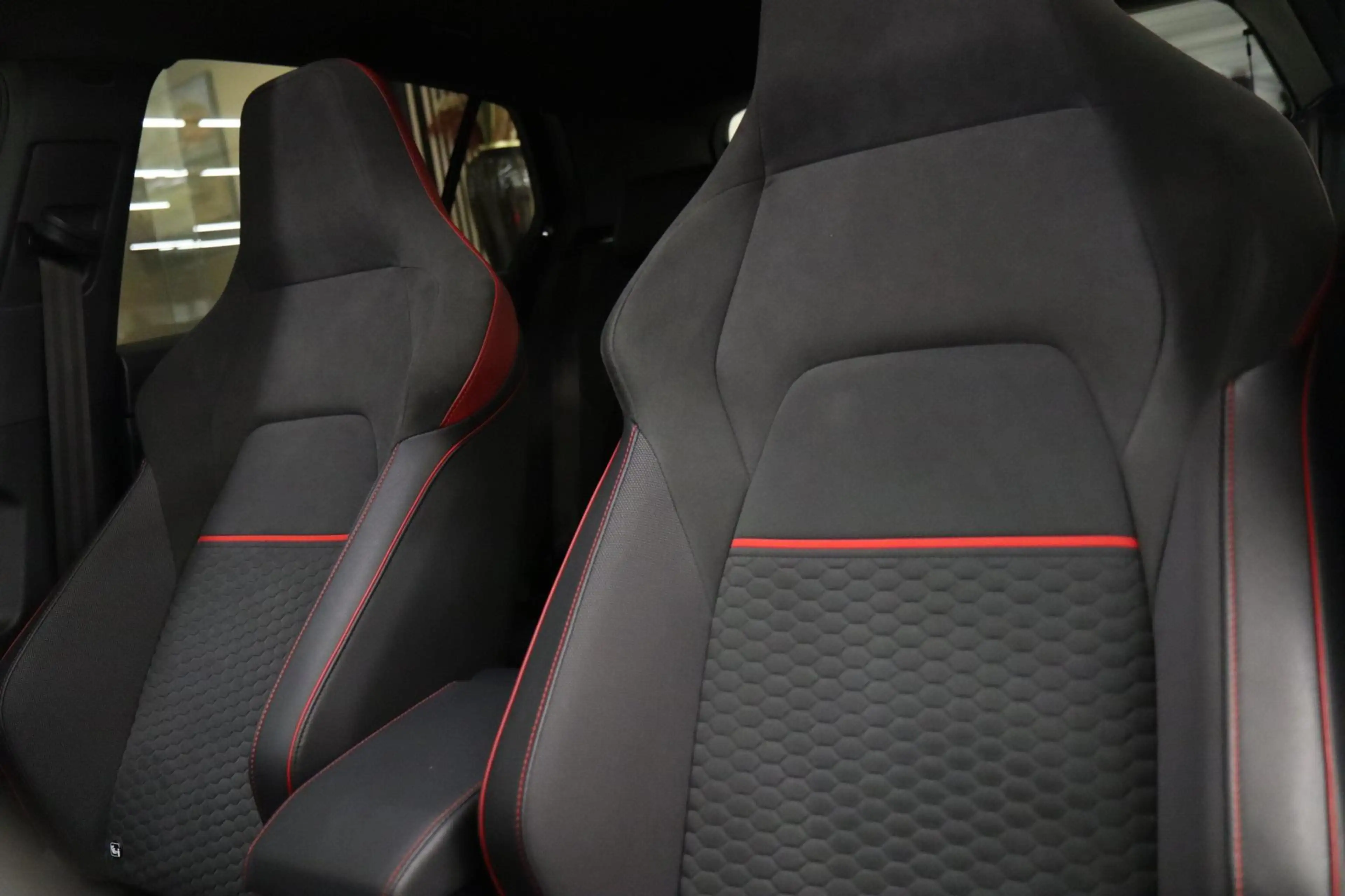 Volkswagen Golf GTI 2.0 TSI CLUBSPORT /NURBURGRING/PANO/IQ-LIGHT/HUD/H — photo 14
