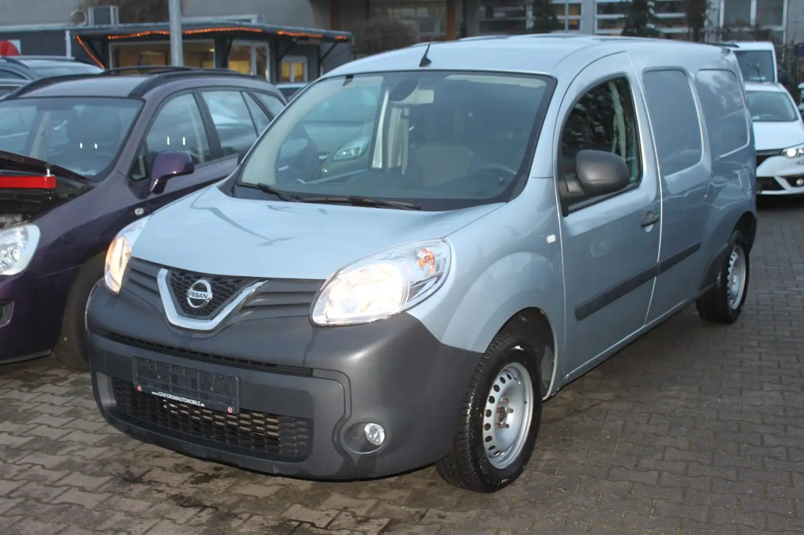 Nissan NV250 Kastenwagen L2H1 2,2t Comfort Grau - 2