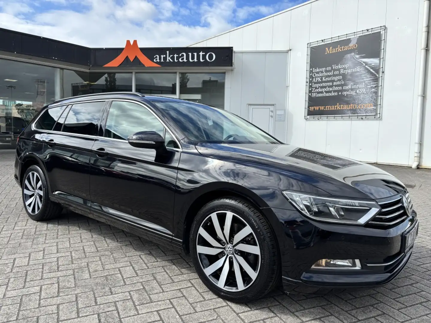 Volkswagen Passat Variant 1.4 TSI ACT Bns Ed Navi Adaptive cruise Pdc Blueto Schwarz - 1