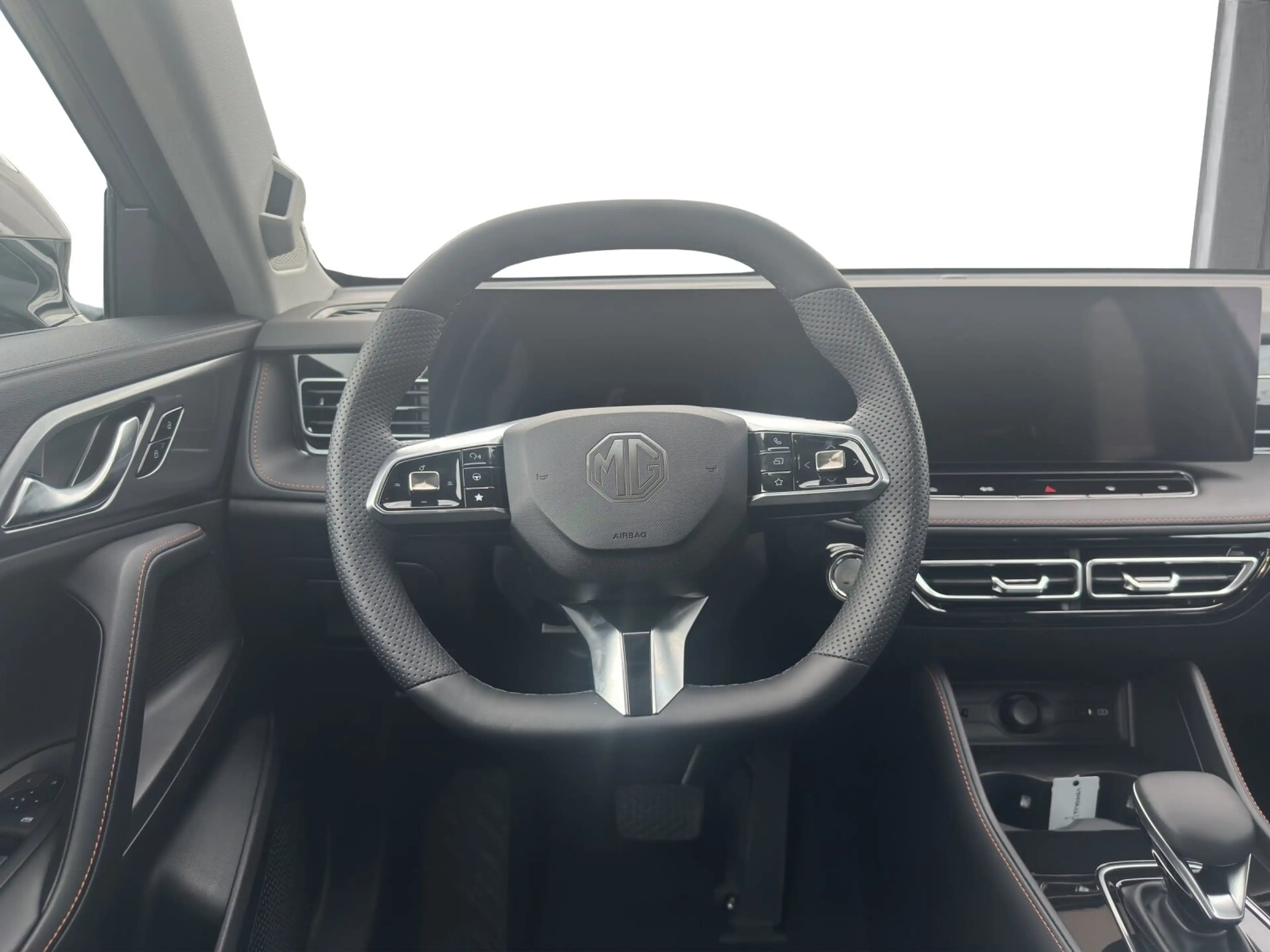 MG HS HS HEV Luxury MY25.5 — photo 10