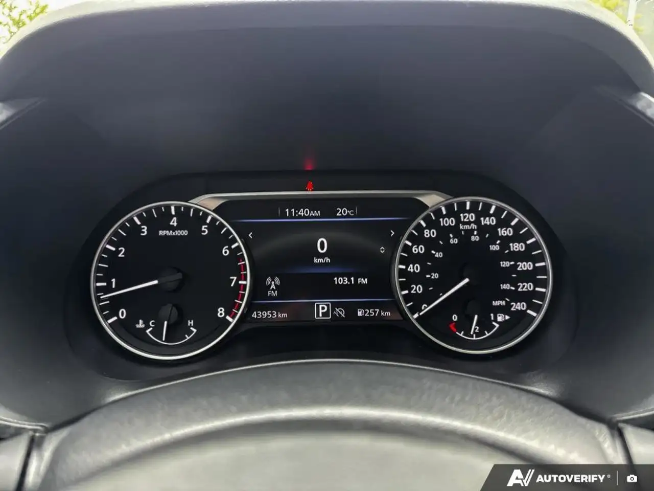 Nissan Sentra снимка Nissan Sentra