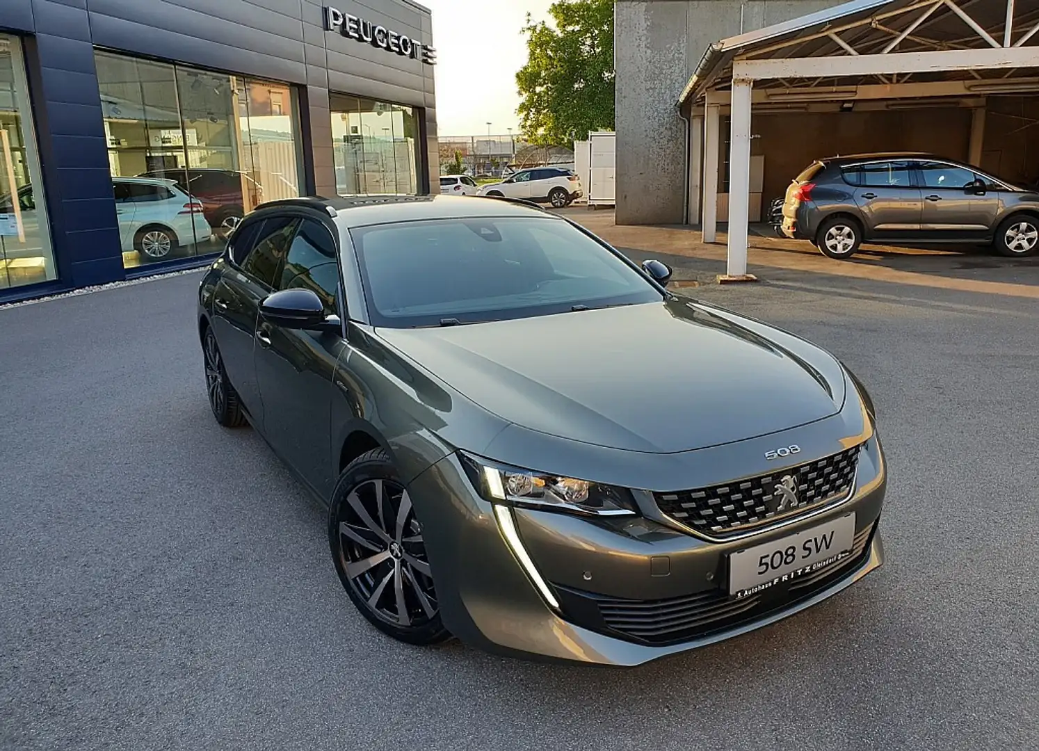 Peugeot 508 SW 2,0 BlueHDi 160 EAT8 S&S GT Line Aut. "inkl.... Grau - 2