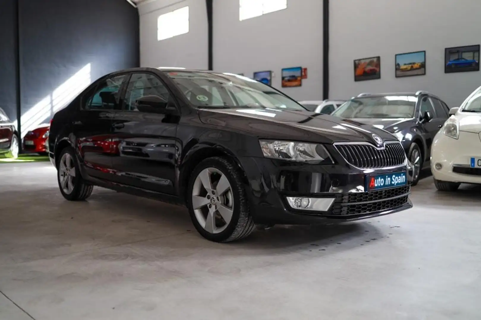 Skoda Octavia 2.0TDI CR Ambition DSG Schwarz - 1