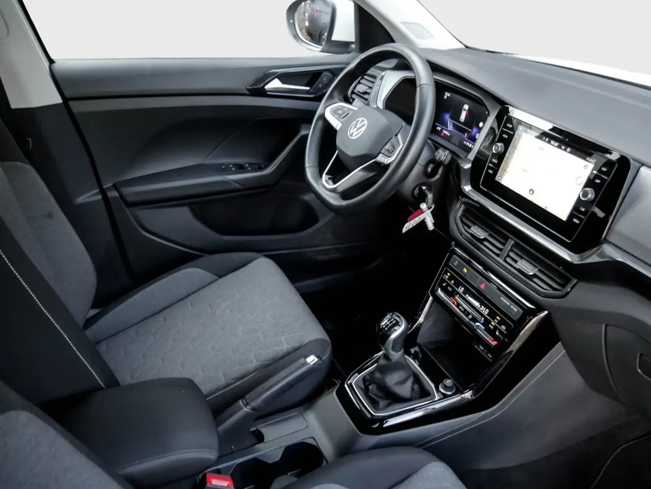 Volkswagen T-Cross Life 1.0 TSI LED Navi AHK TravelAss. 17" Ganzj.... 3