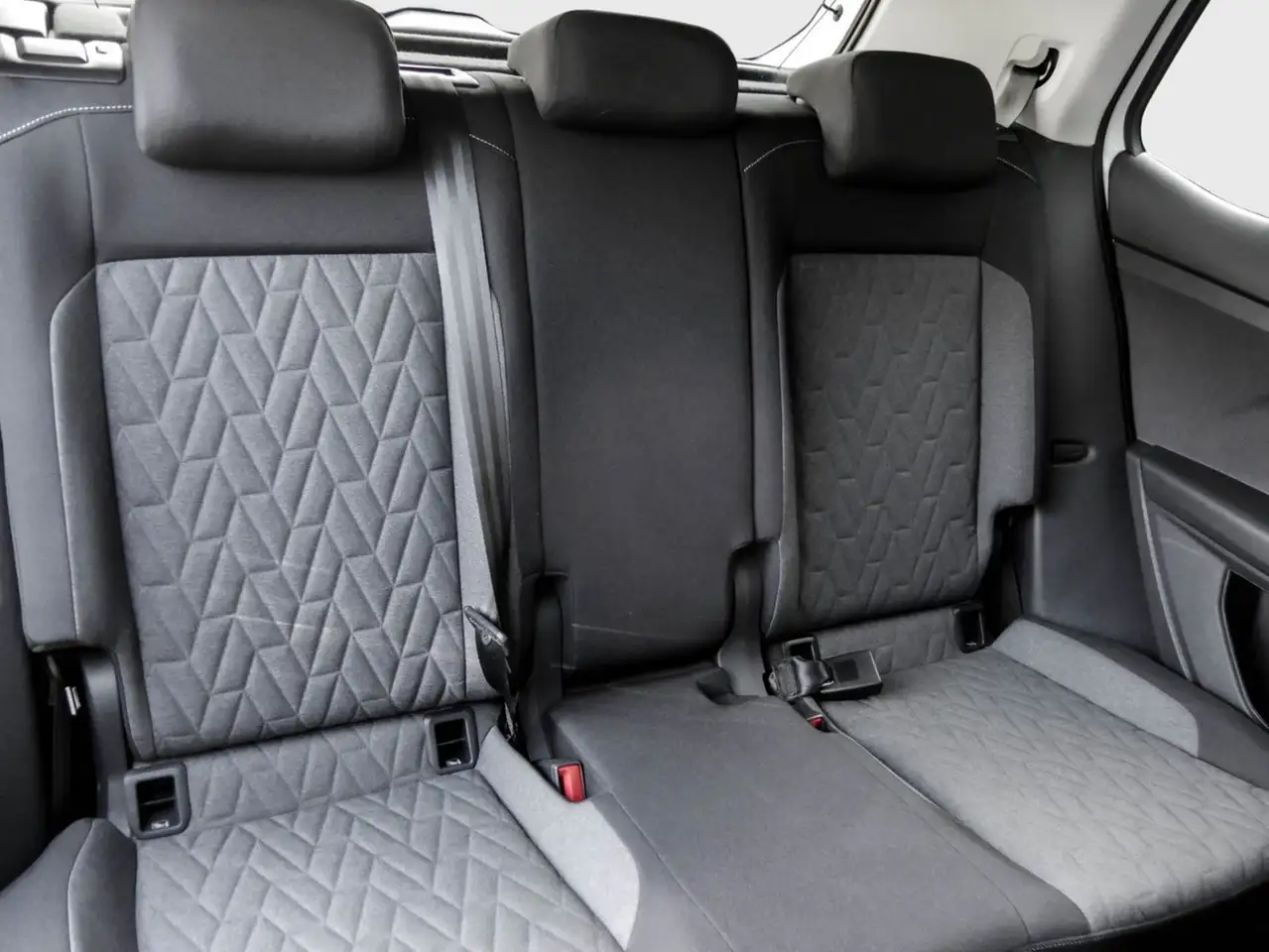 Volkswagen T-Cross Life 1.0 TSI LED Navi AHK TravelAss. 17" Ganzj.... 4